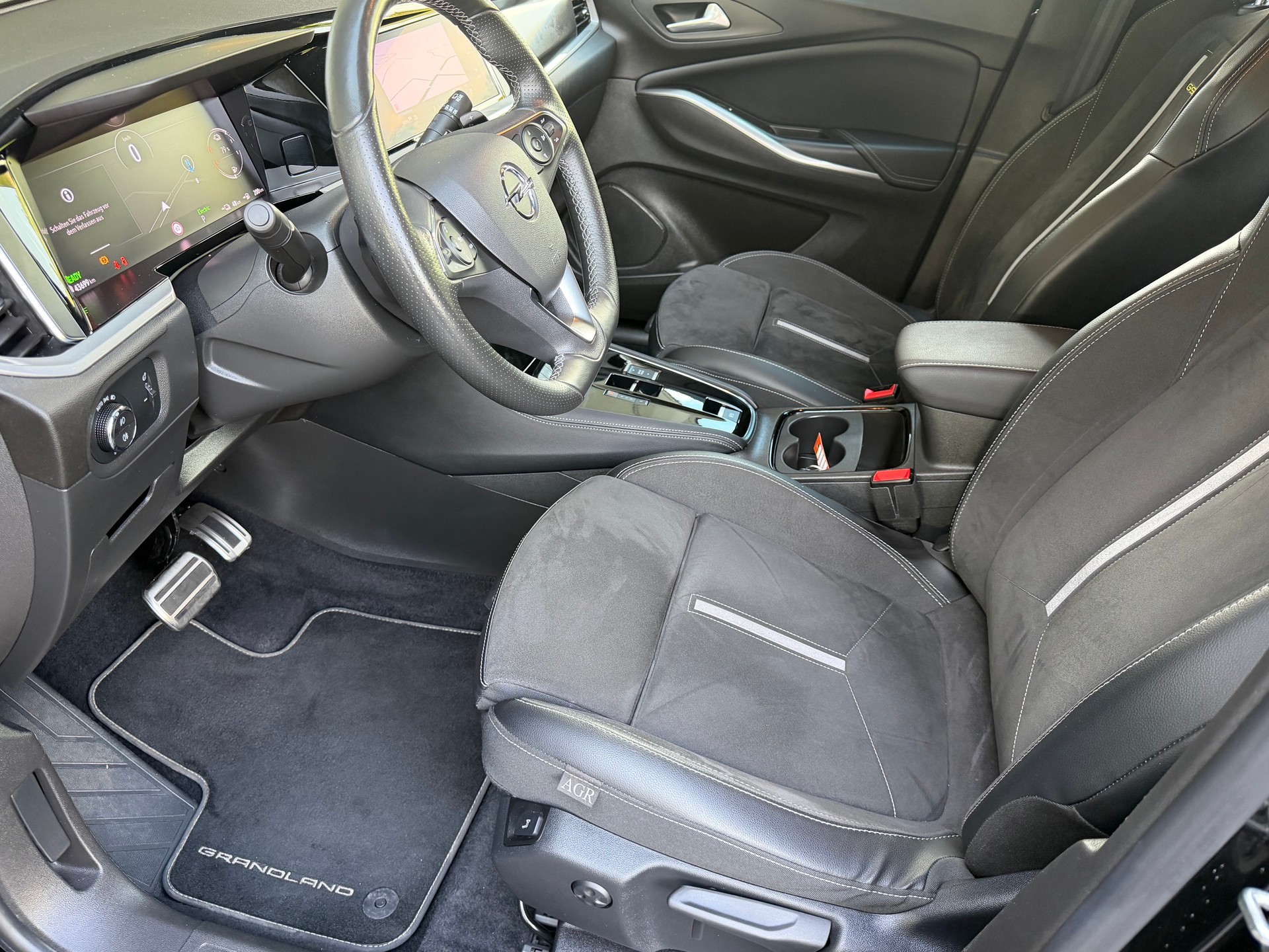OPEL Grandland 1.6 Hybrid4 GSe Automatik-image-3