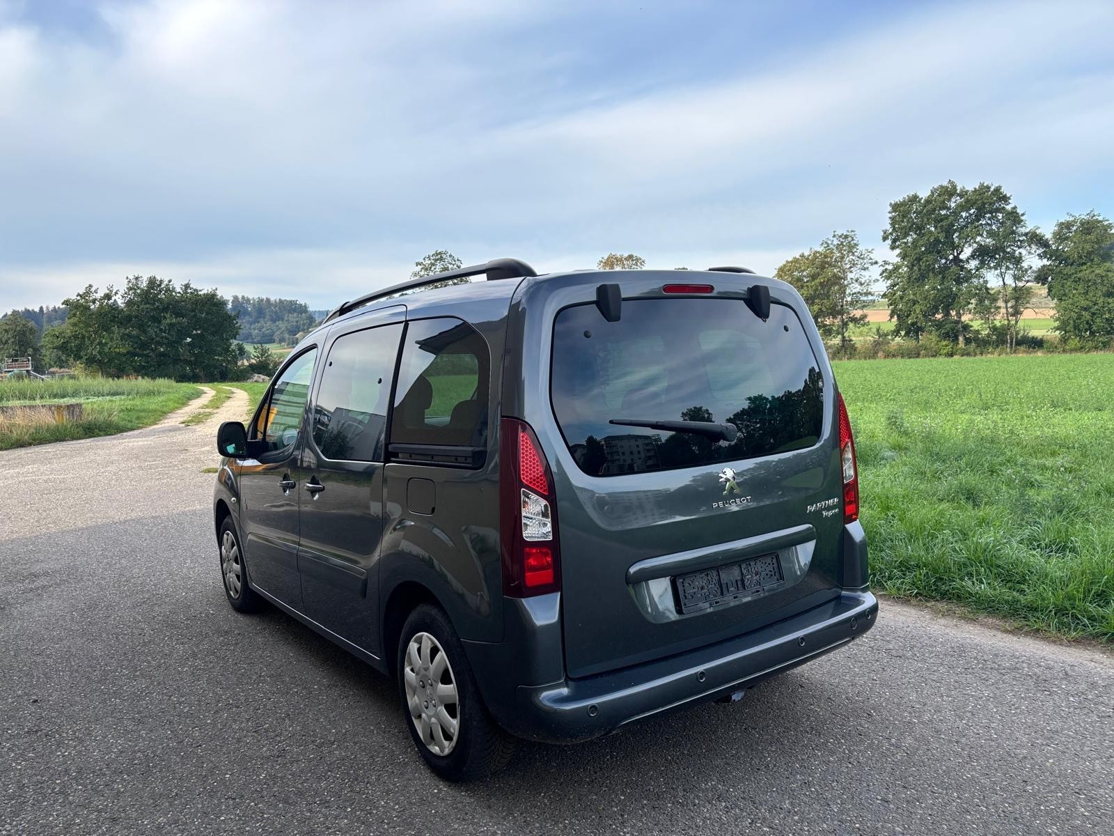 PEUGEOT Partner 1.6 Family-image-7