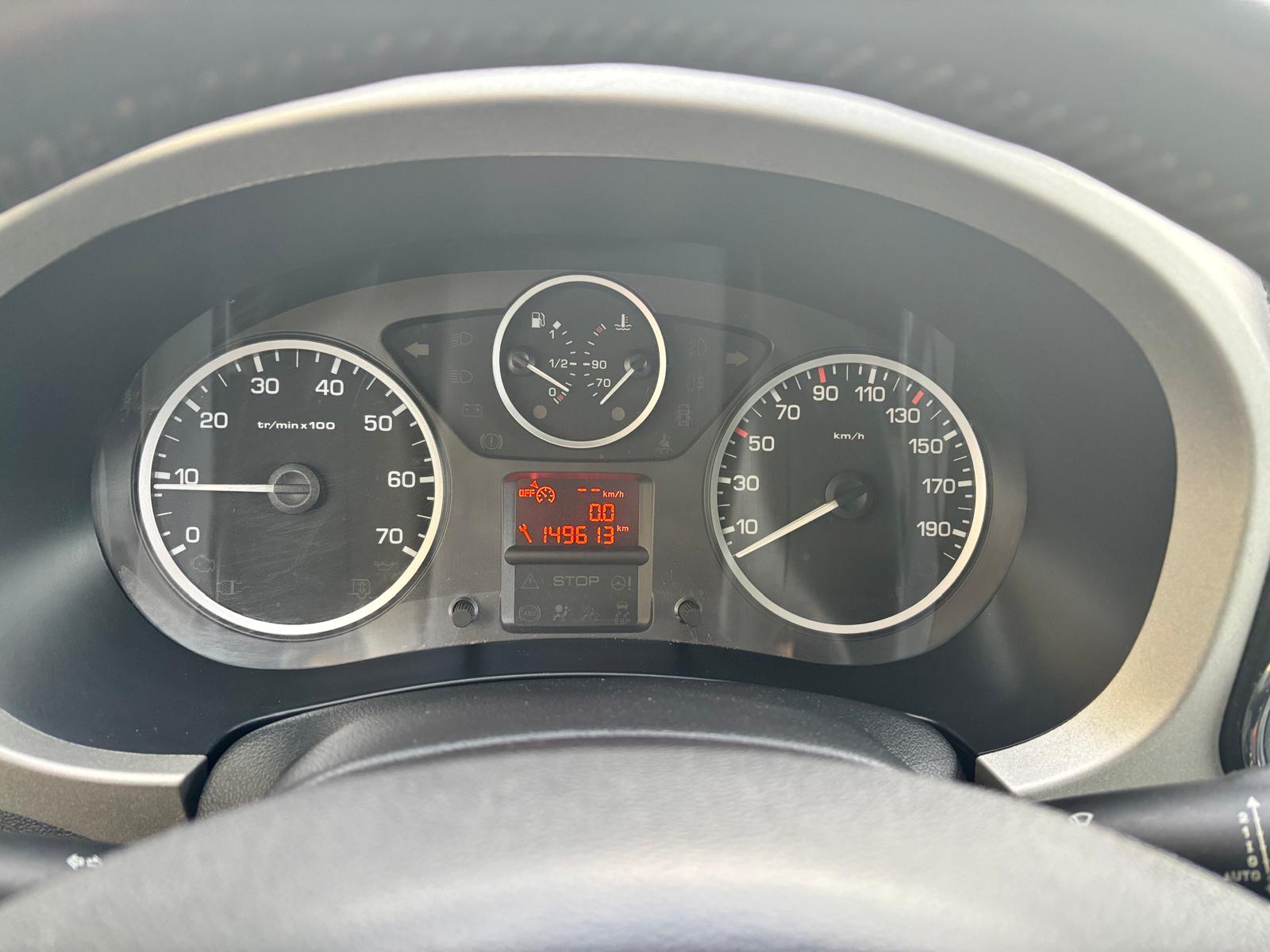 PEUGEOT Partner 1.6 Family-image-14