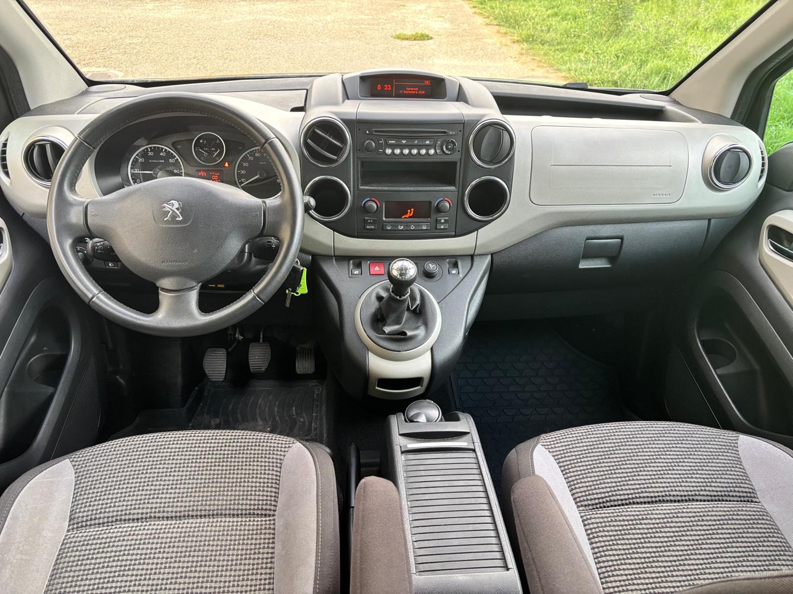 PEUGEOT Partner 1.6 Family-image-13
