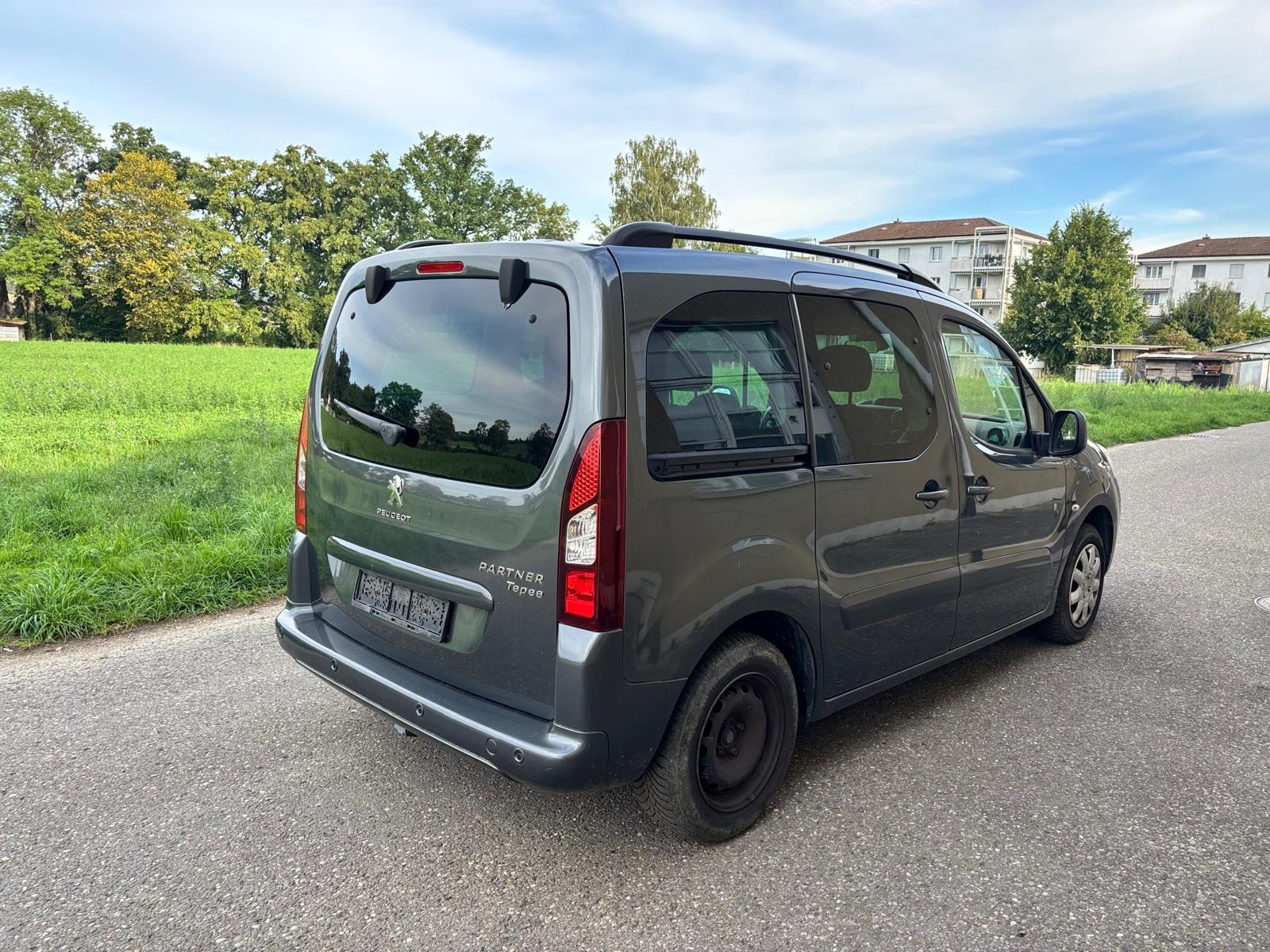 PEUGEOT Partner 1.6 Family-image-4