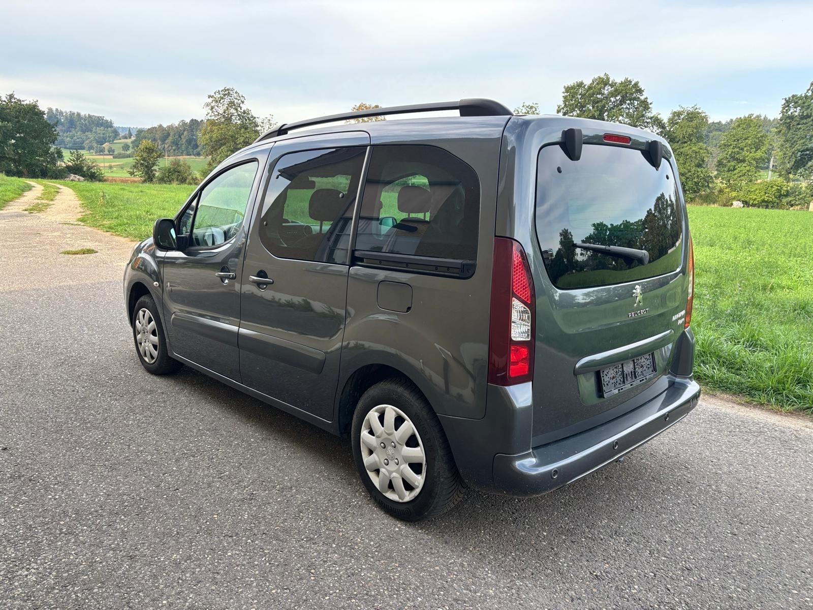 PEUGEOT Partner 1.6 Family-image-8