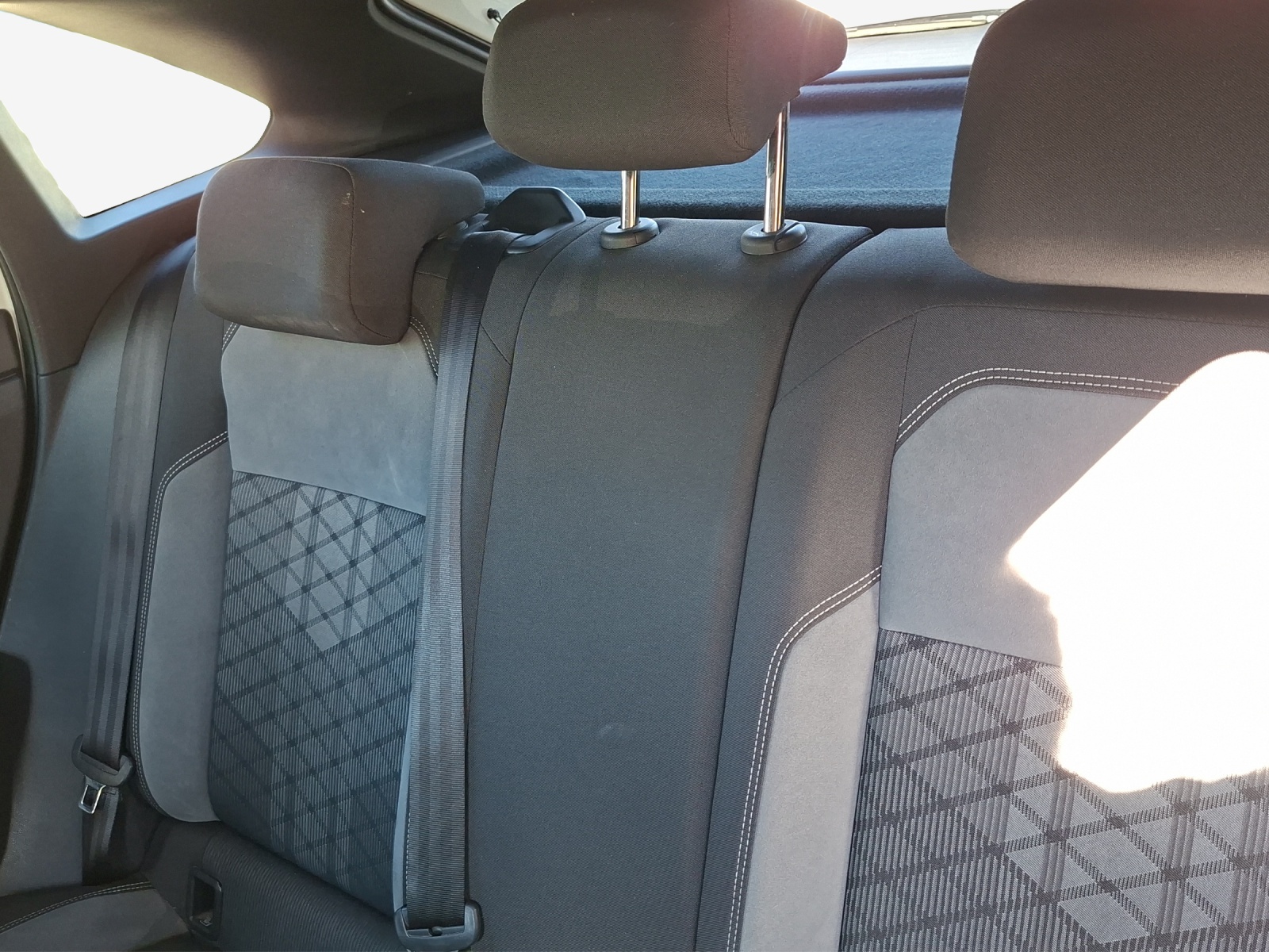 VW Taigo 1.0 TSI R-Line DSG-image-11