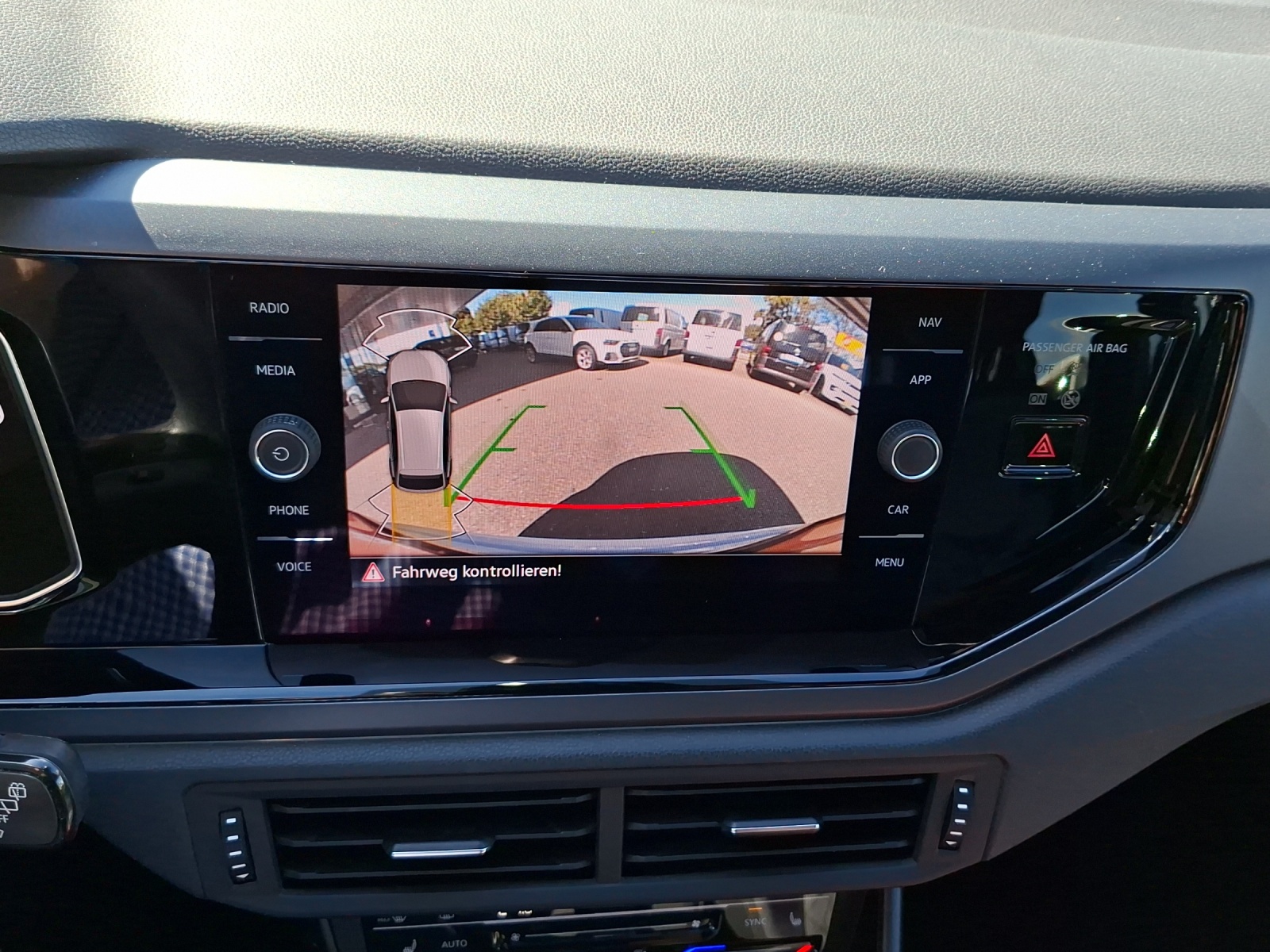 VW Taigo 1.0 TSI R-Line DSG-image-15