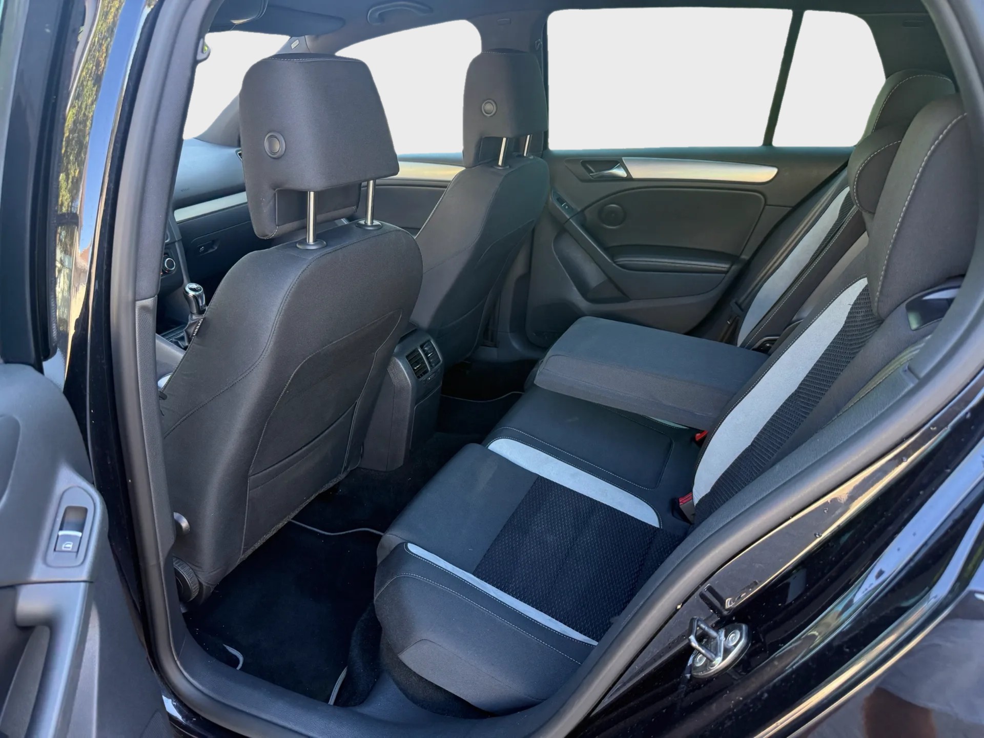 VW Golf 2.0 TSI R 4Motion *CH-Fahrzeug*H&R Federn*Heckspoiler*-image-13