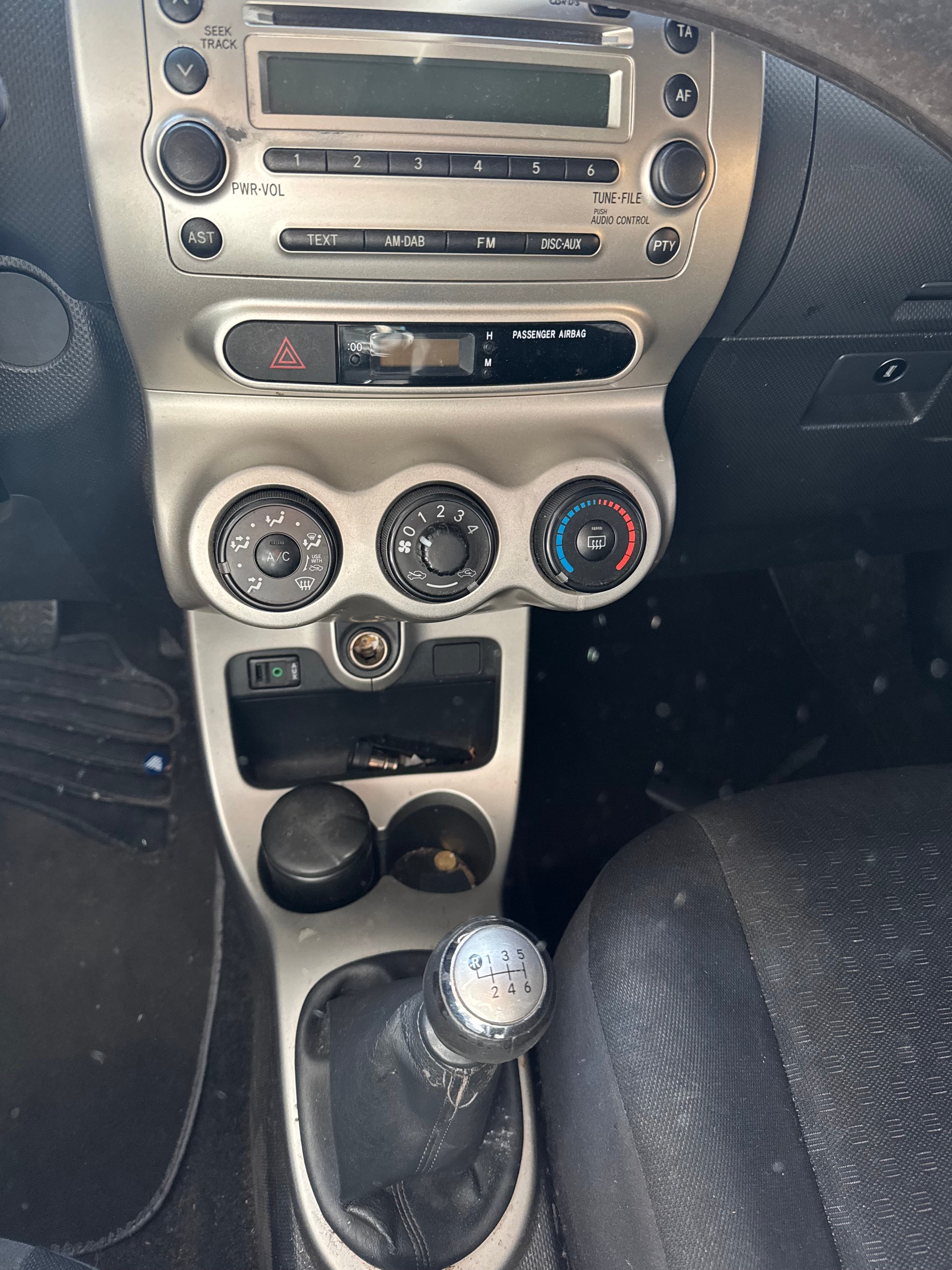 TOYOTA UrbanCruiser 1.33 Dual VVT-i Linea Sol-image-12