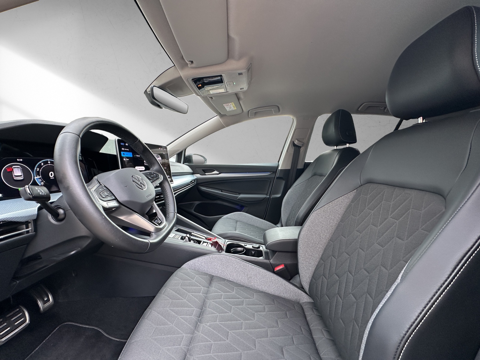 VW Golf 1.5 e TSI mHEV Life DSG-image-10