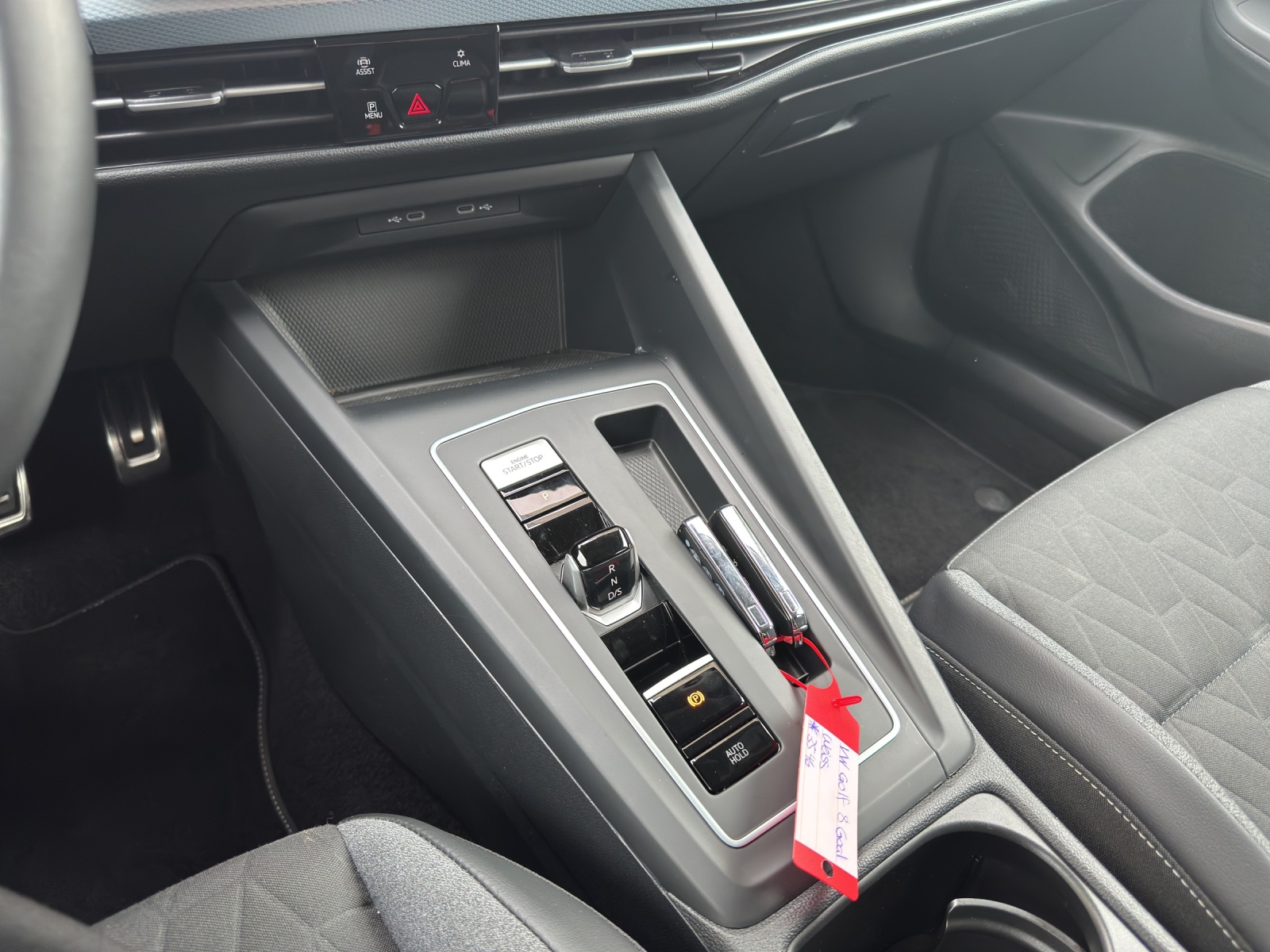 VW Golf 1.5 e TSI mHEV Life DSG-image-9