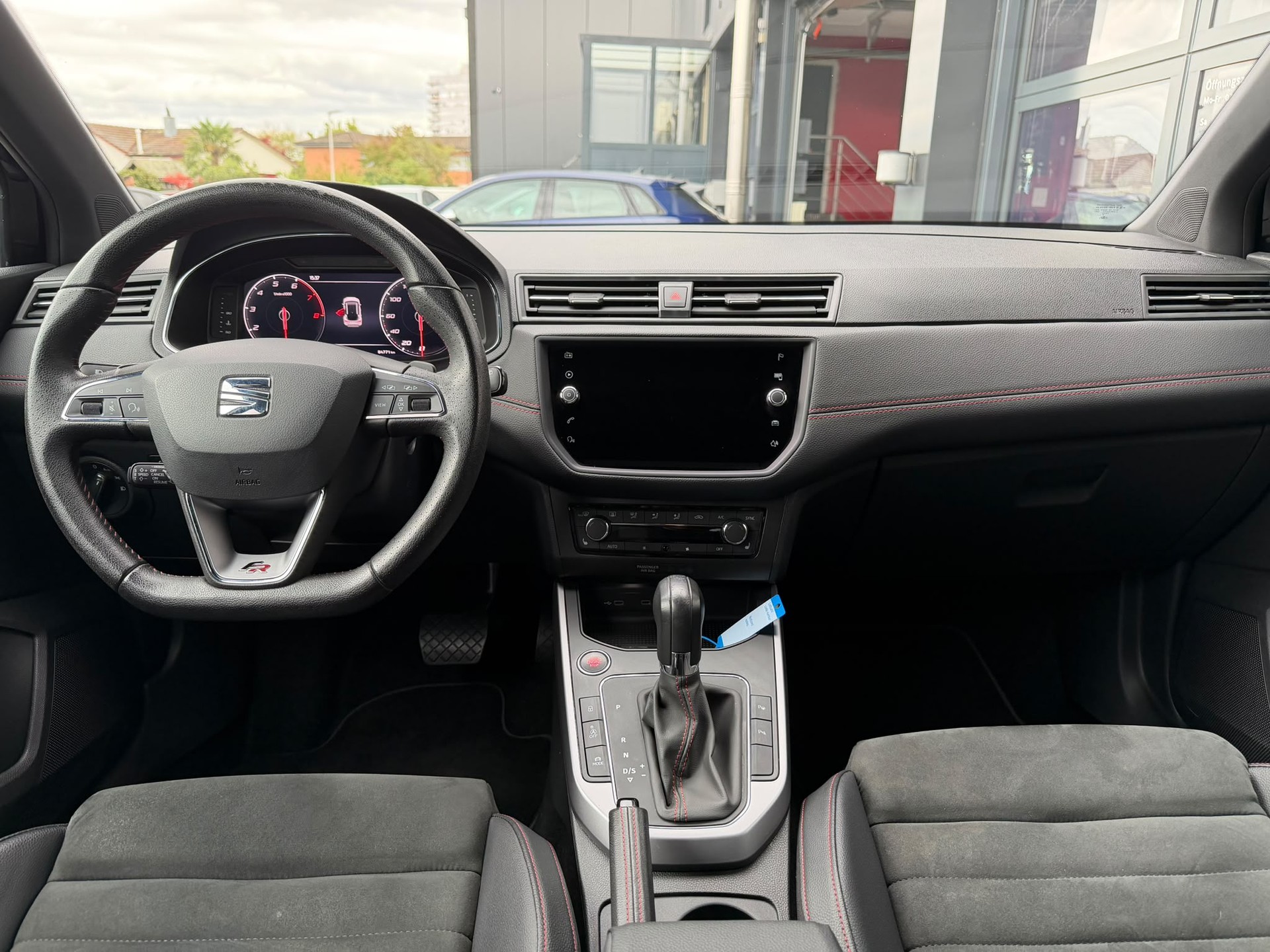 SEAT Arona 1.0 TSI Eco FR DSG-image-9