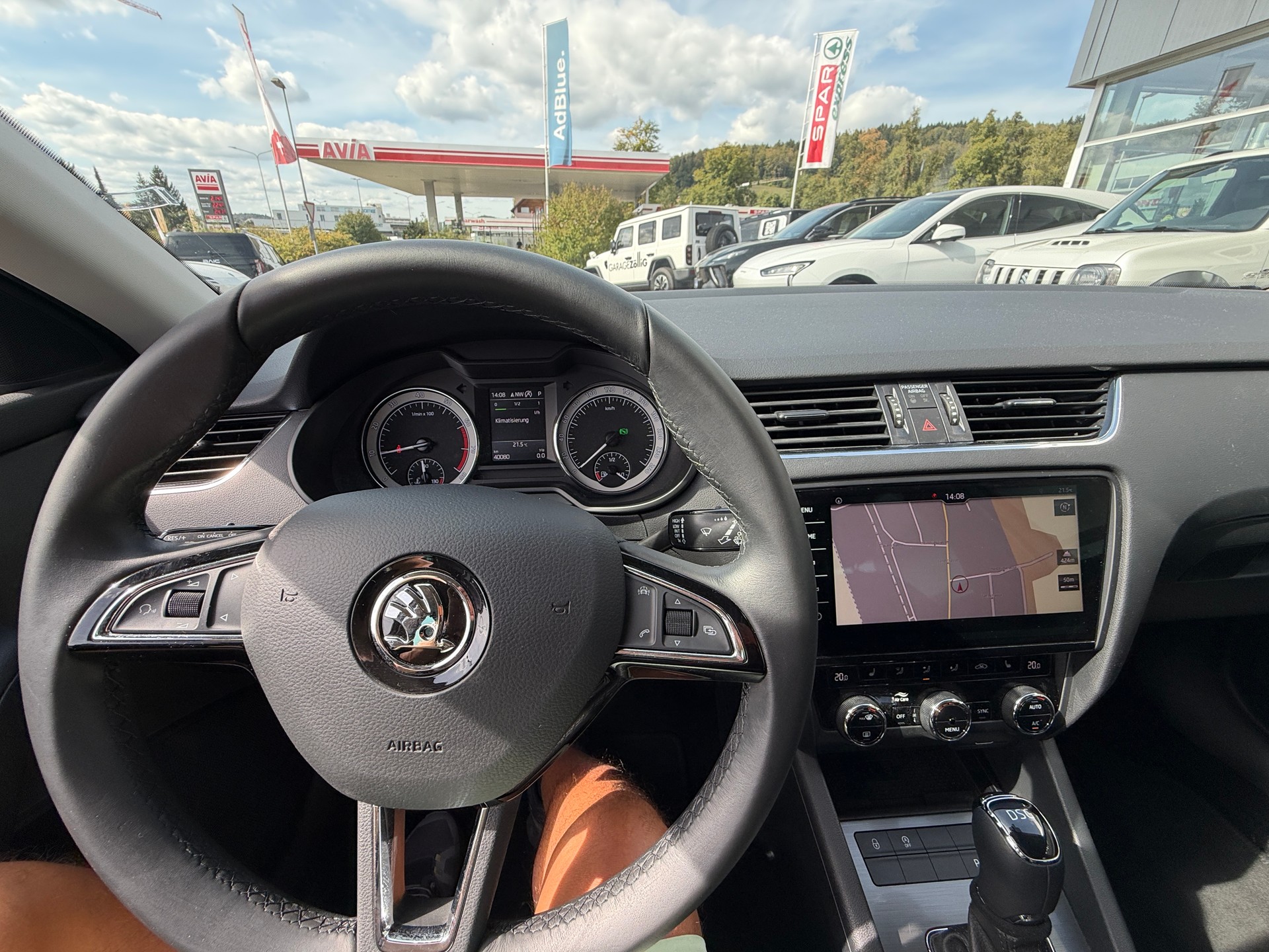 SKODA Octavia Combi 1.5 TSI Clever DSG-image-9