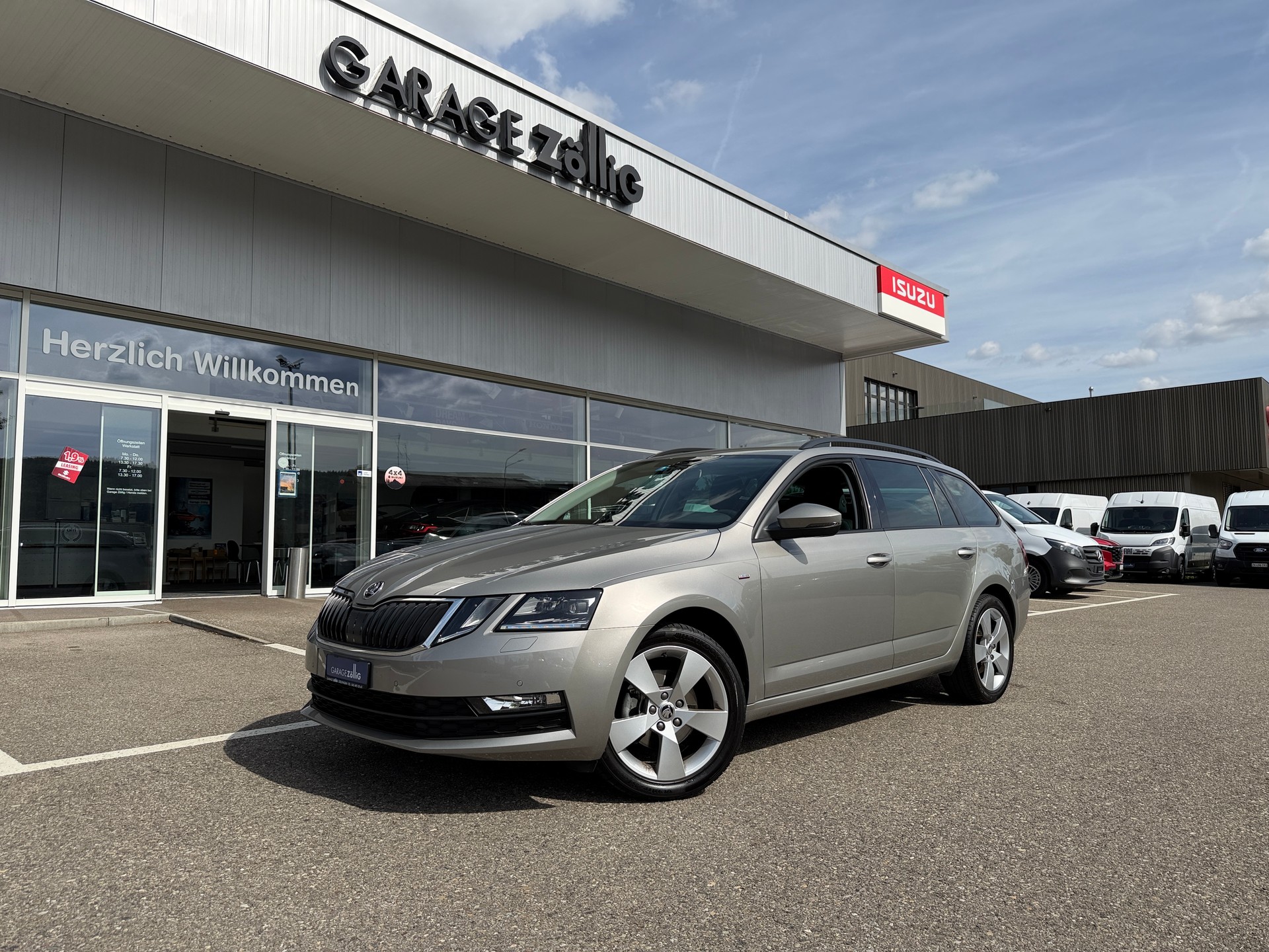 SKODA Octavia Combi 1.5 TSI Clever DSG-image-0