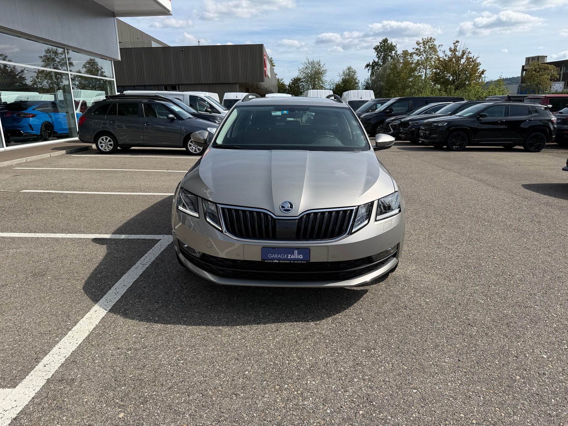 SKODA Octavia Combi 1.5 TSI Clever DSG-image-2