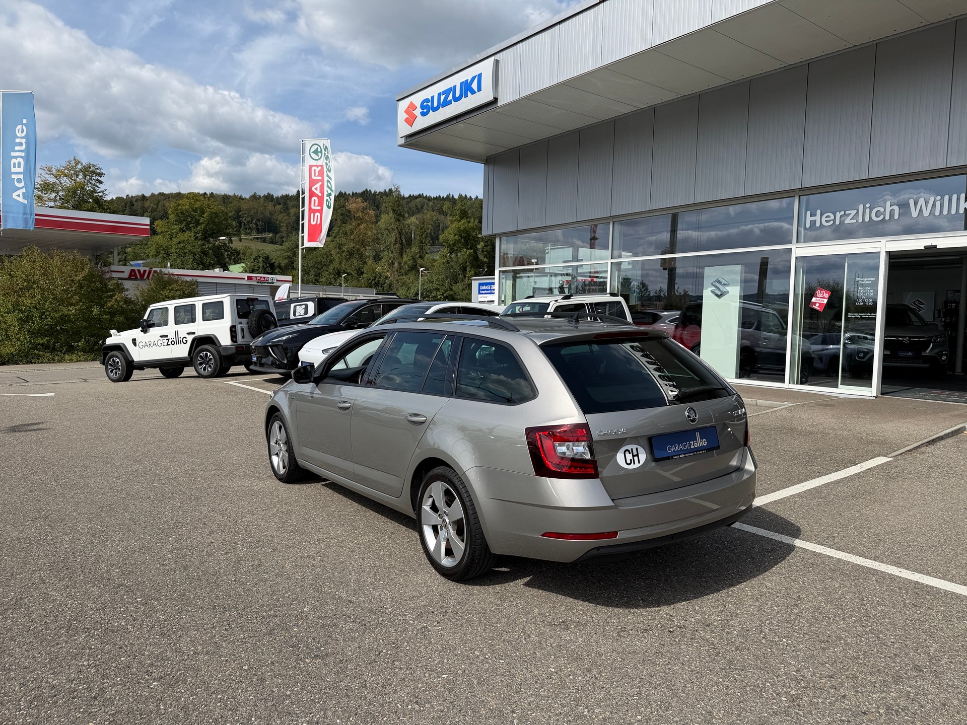 SKODA Octavia Combi 1.5 TSI Clever DSG-image-4