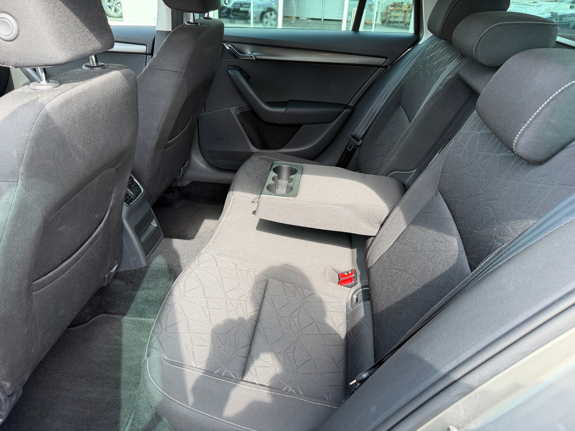 SKODA Octavia Combi 1.5 TSI Clever DSG-image-17