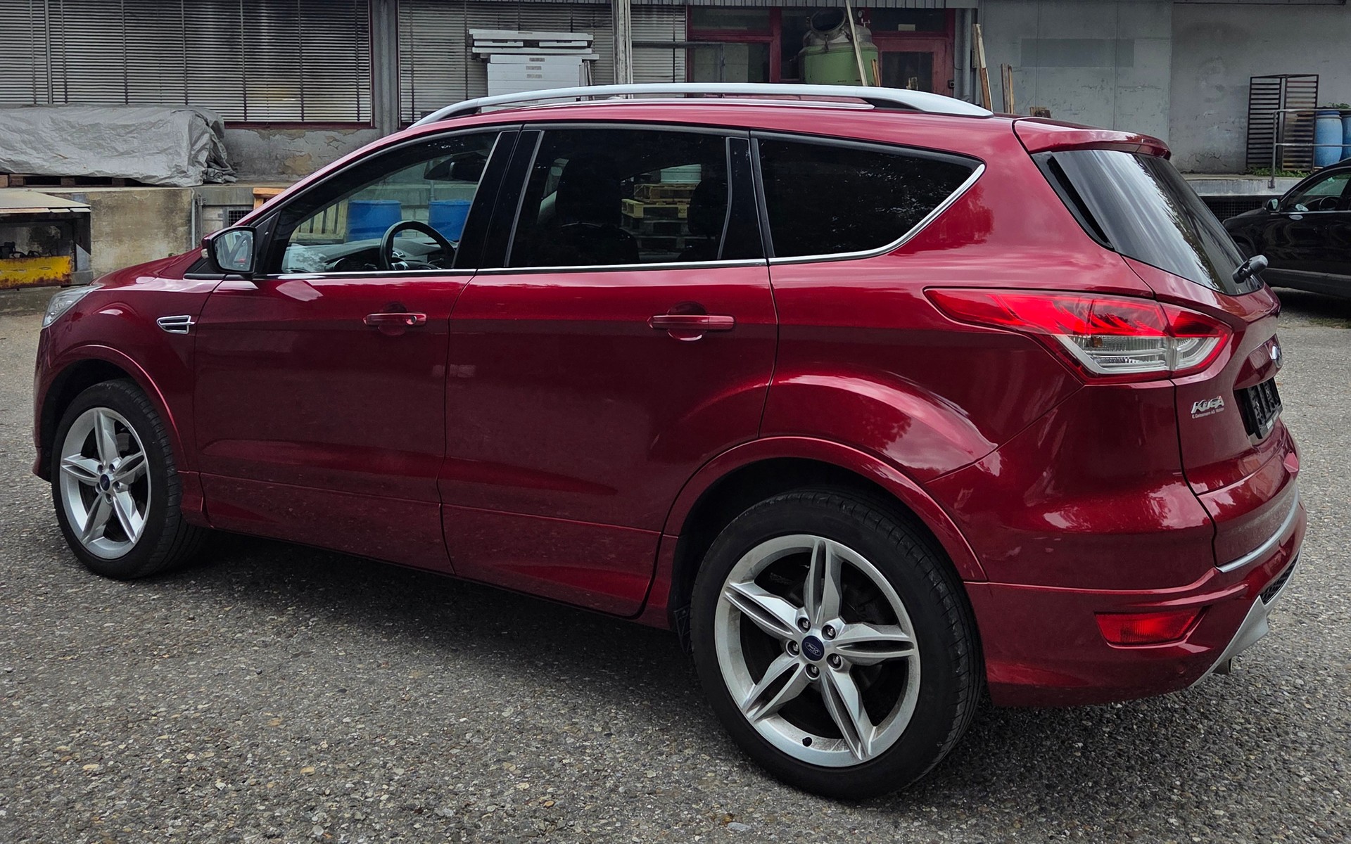 FORD Kuga 2.0 TDCi Titanium 4WD PowerShift-image-2