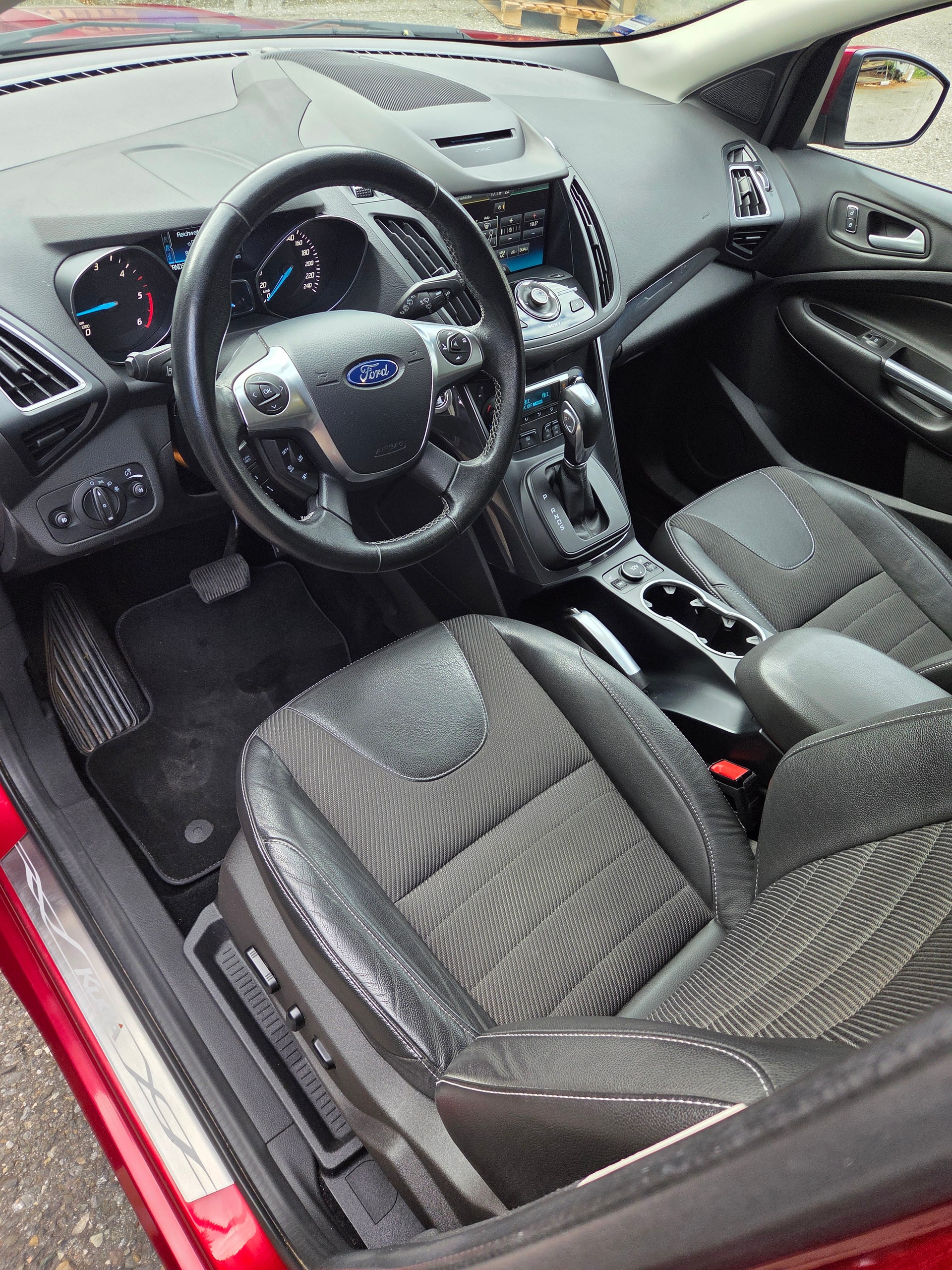 FORD Kuga 2.0 TDCi Titanium 4WD PowerShift-image-7