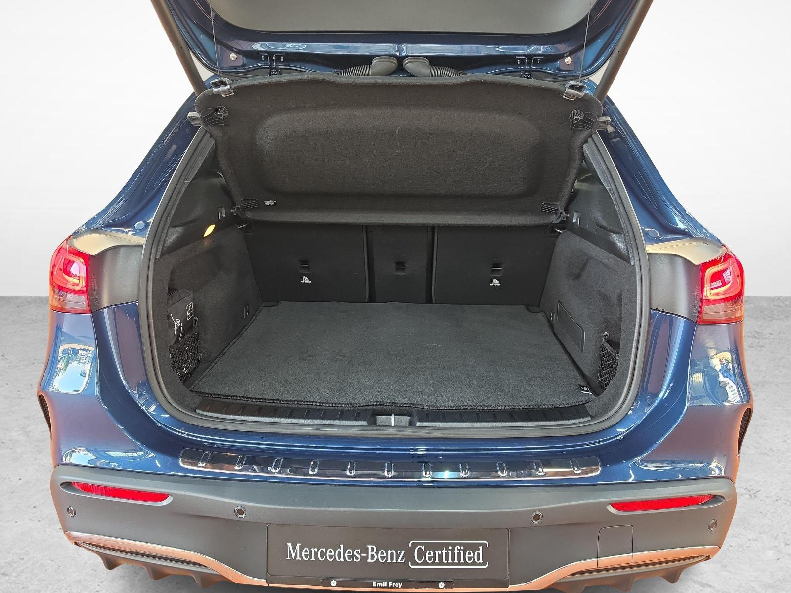 MERCEDES-BENZ EQA 300 4MATIC AMG Line-image-15