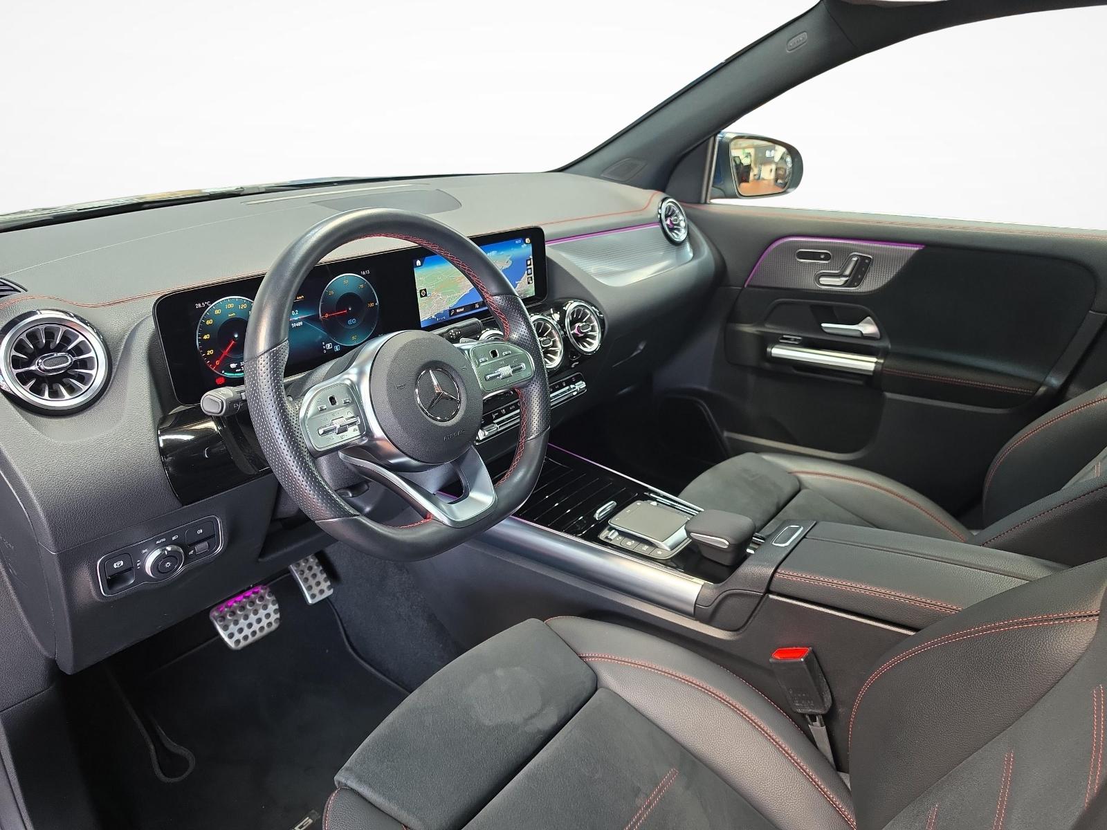 MERCEDES-BENZ EQA 300 4MATIC AMG Line-image-6