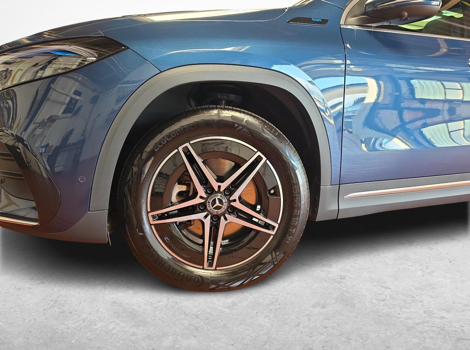 MERCEDES-BENZ EQA 300 4MATIC AMG Line-image-16