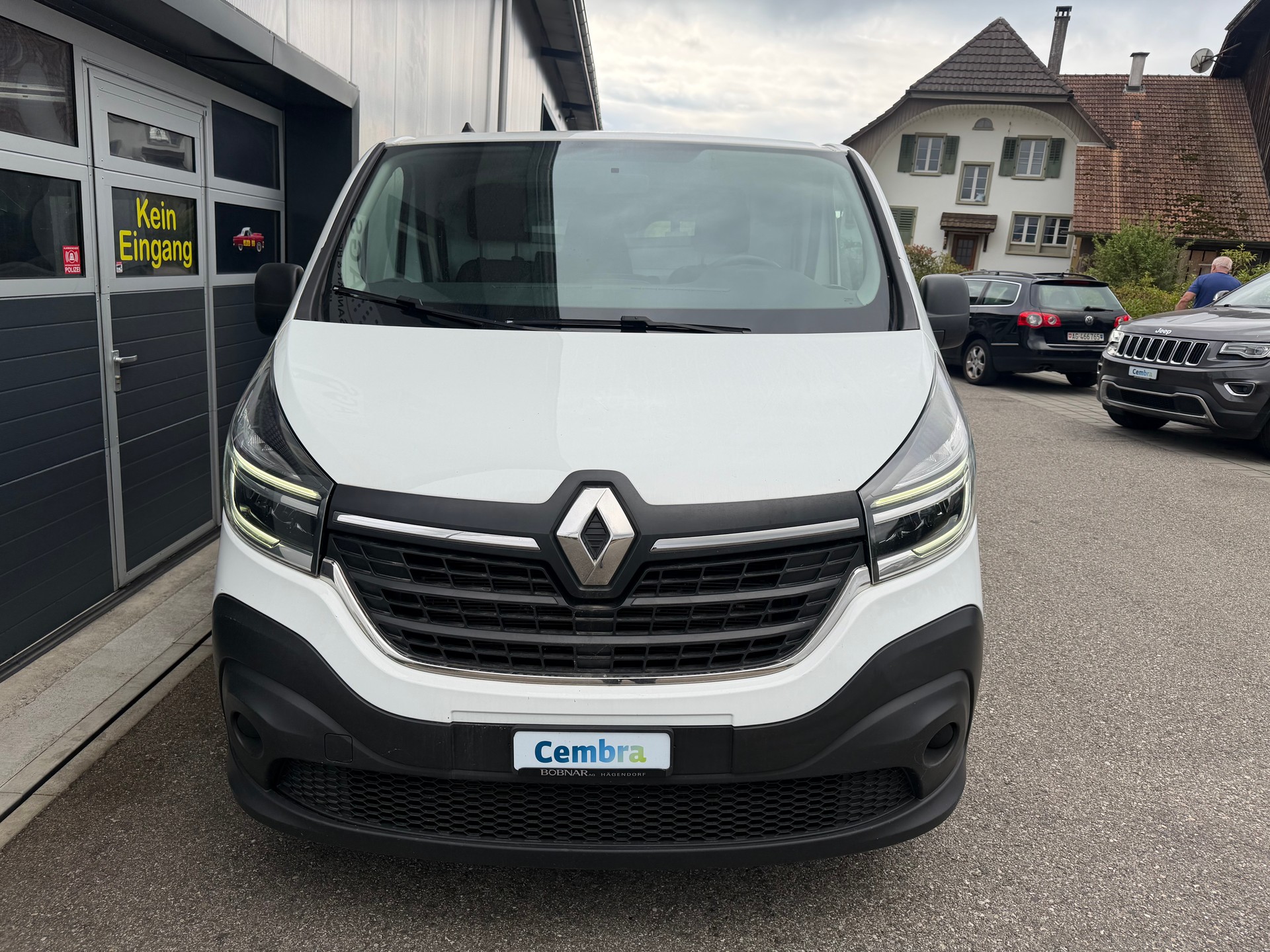 RENAULT Trafic 2.0 dCi 120 3.0t Access L1H1-image-2