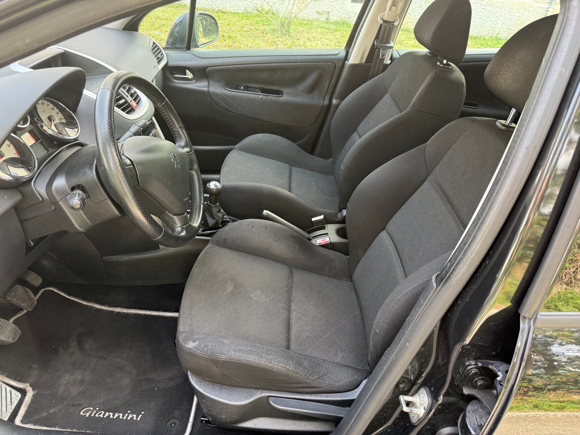 PEUGEOT 207 1.6 16V Sport Pack-image-9