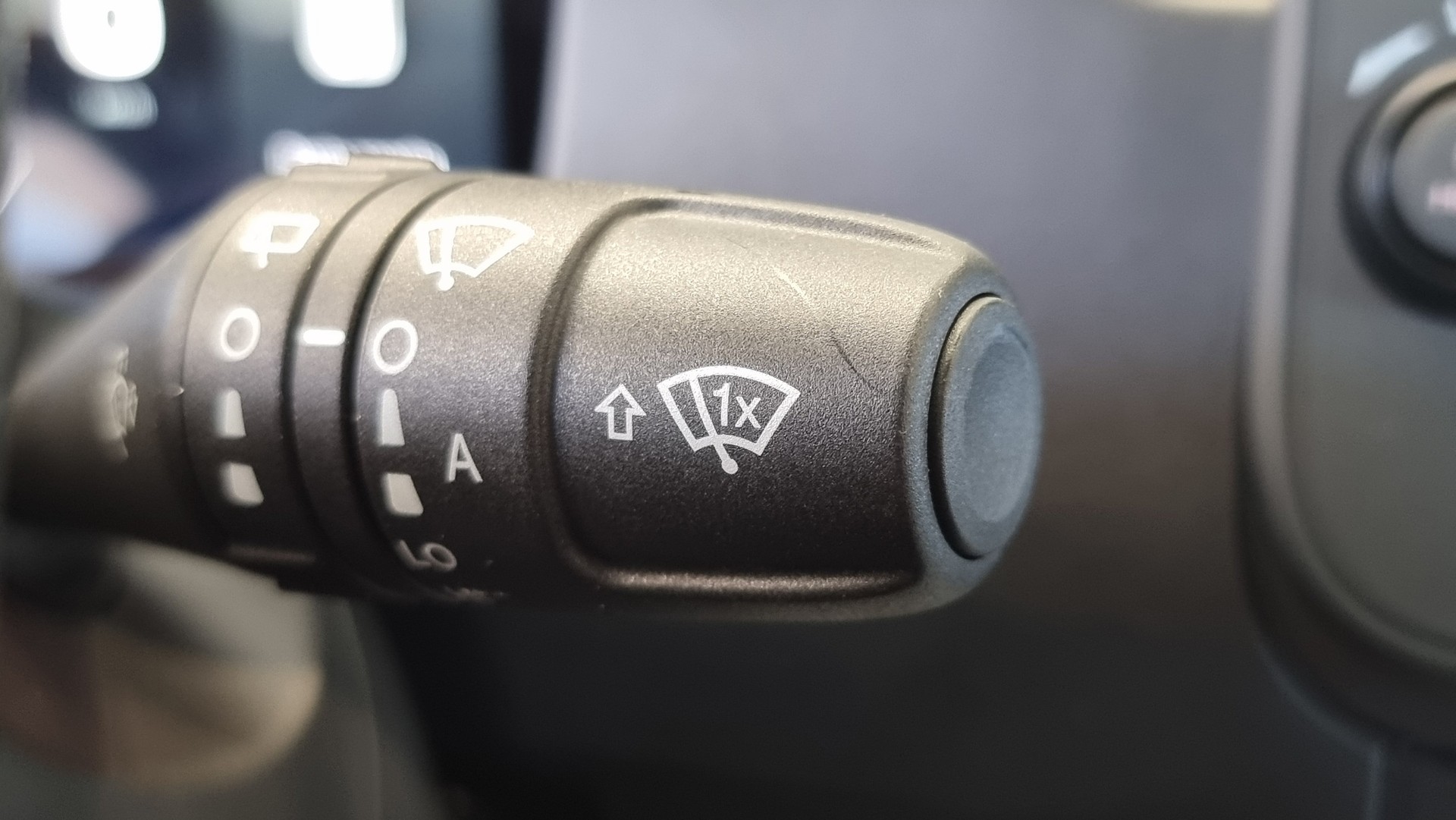 FIAT Panda 1.0 Hybrid Cross-image-11