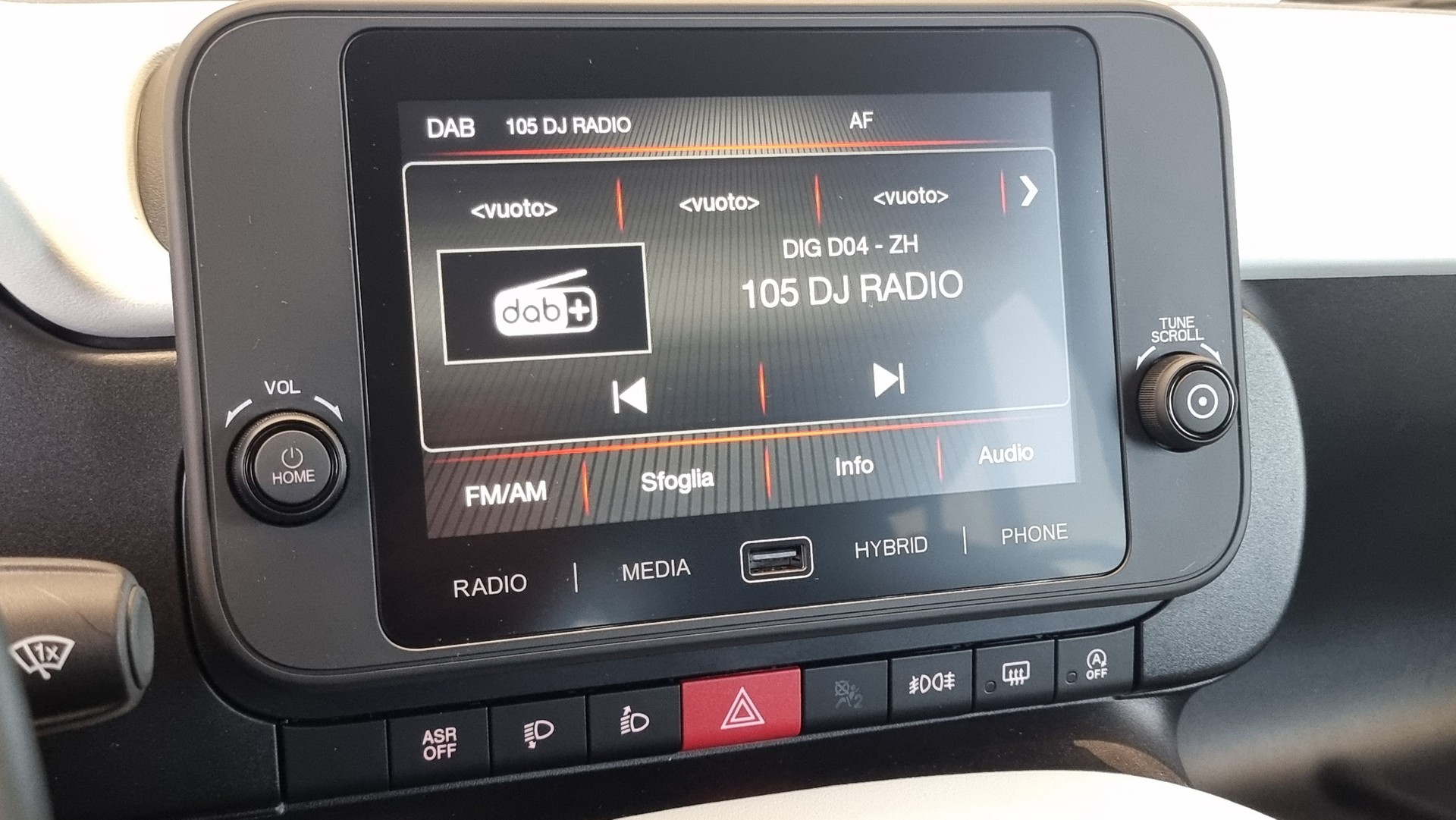 FIAT Panda 1.0 Hybrid Cross-image-14