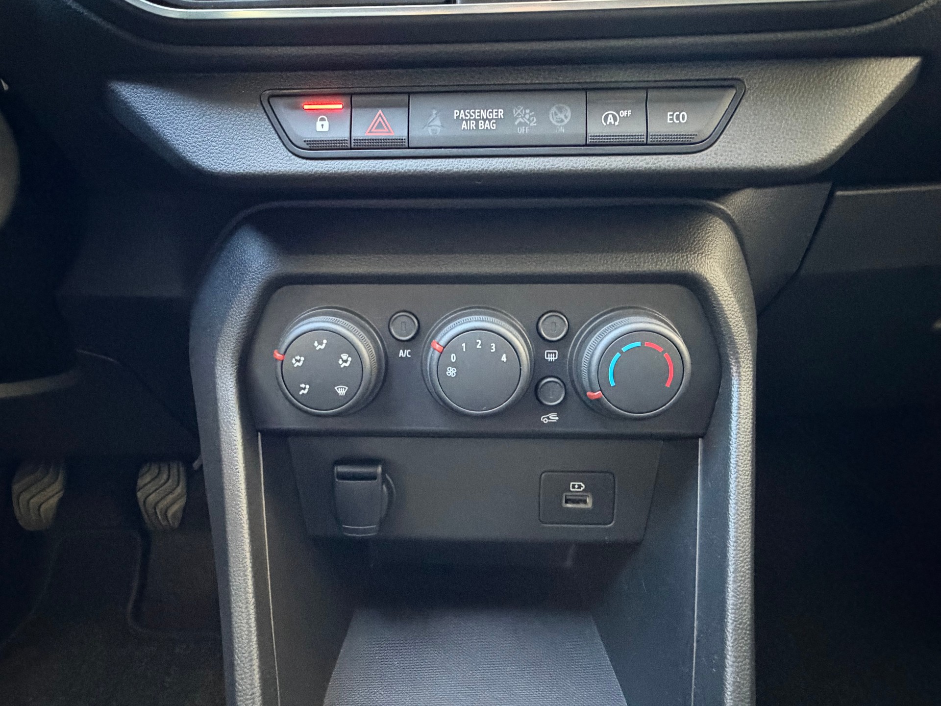 DACIA Jogger TCe 110 Comfort-image-13