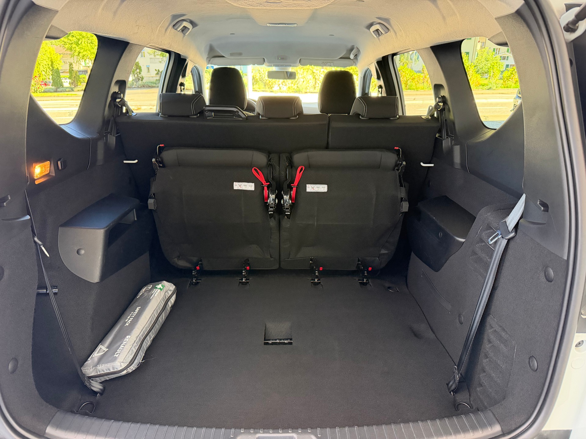 DACIA Jogger TCe 110 Comfort-image-9