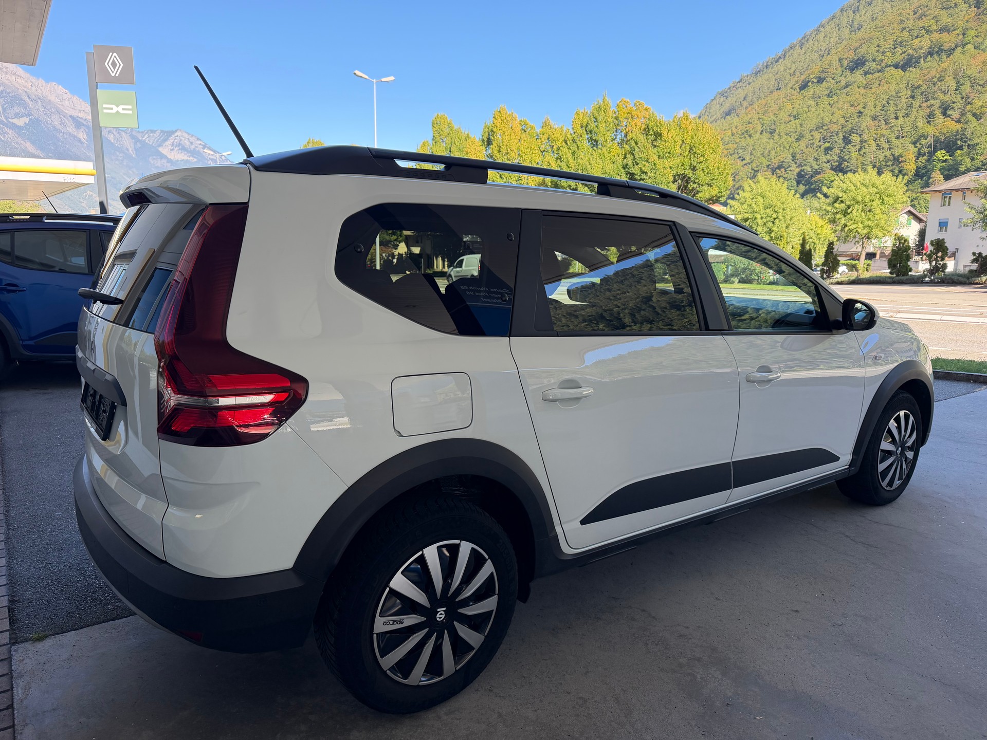 DACIA Jogger TCe 110 Comfort-image-2