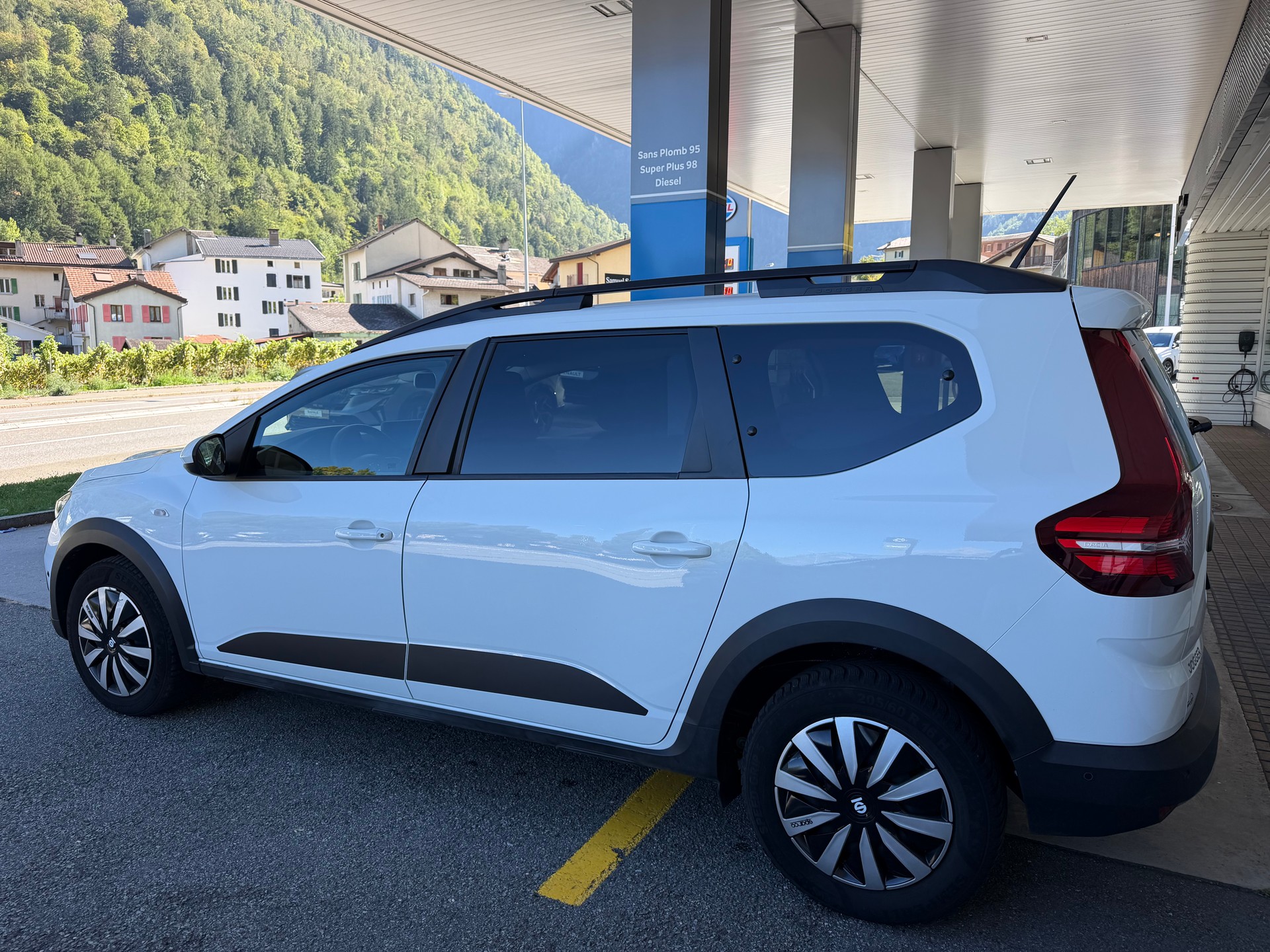 DACIA Jogger TCe 110 Comfort-image-1