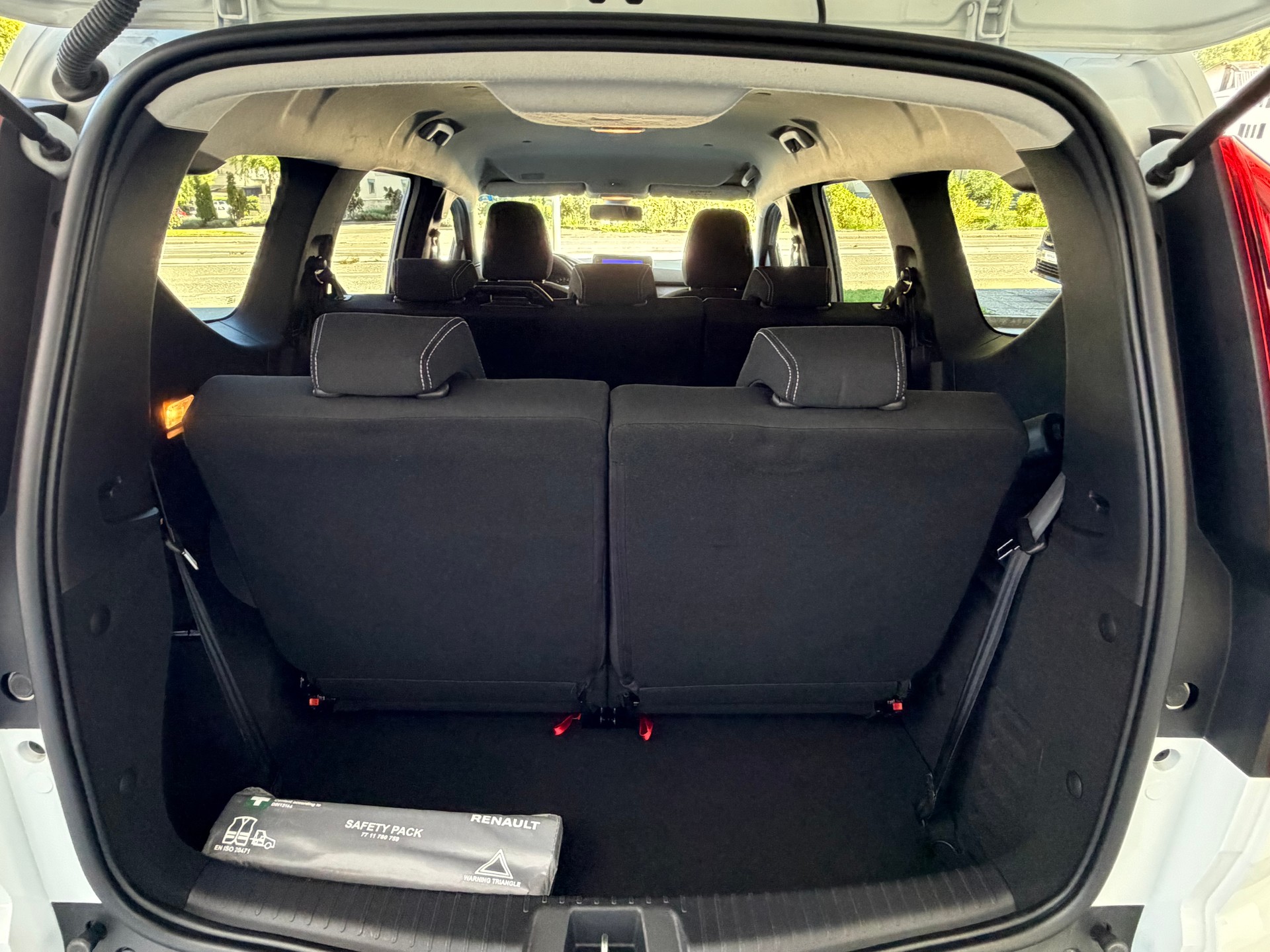 DACIA Jogger TCe 110 Comfort-image-8