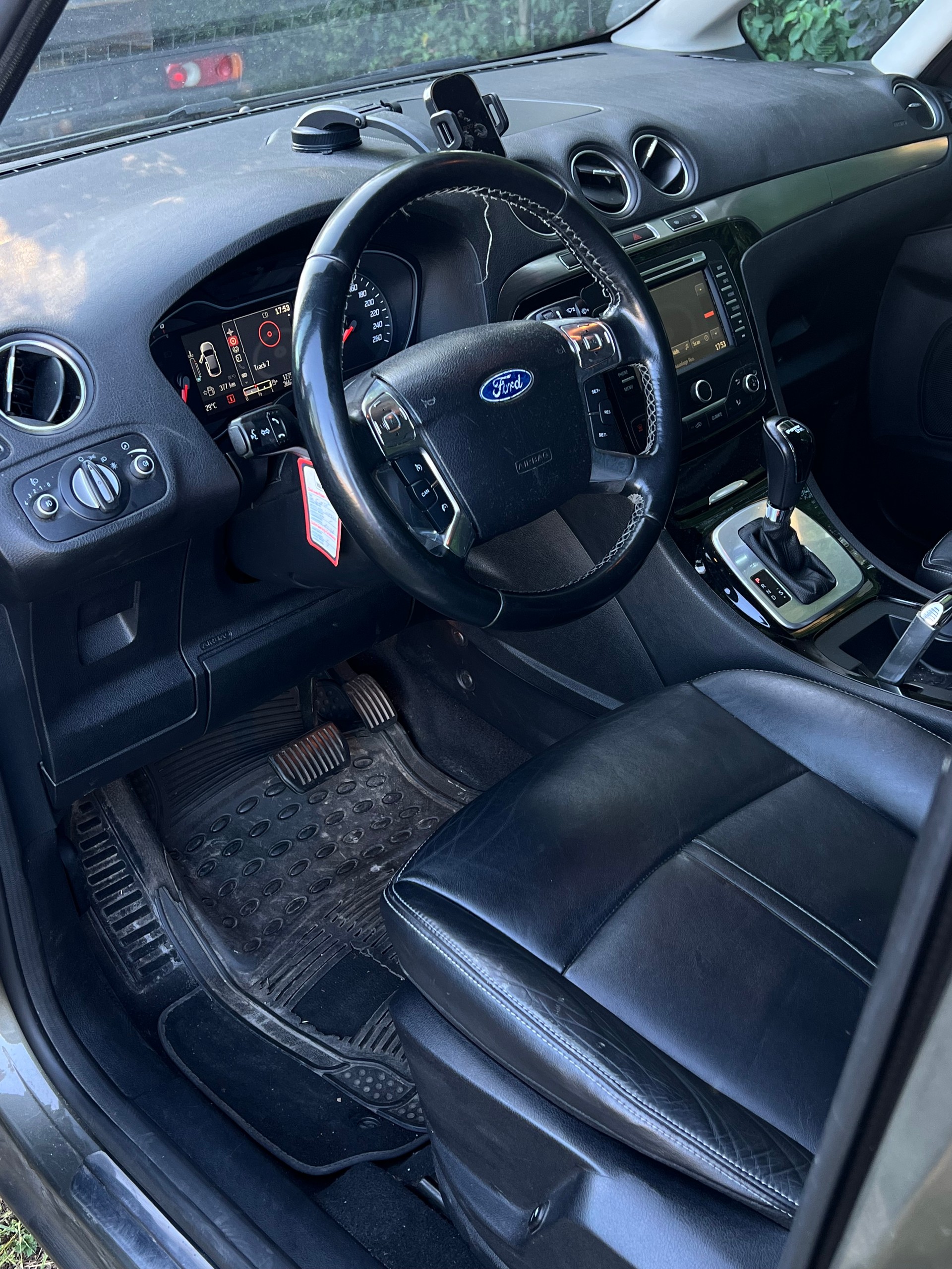 FORD Galaxy 2.0 TDCi Titanium PowerShift-image-4