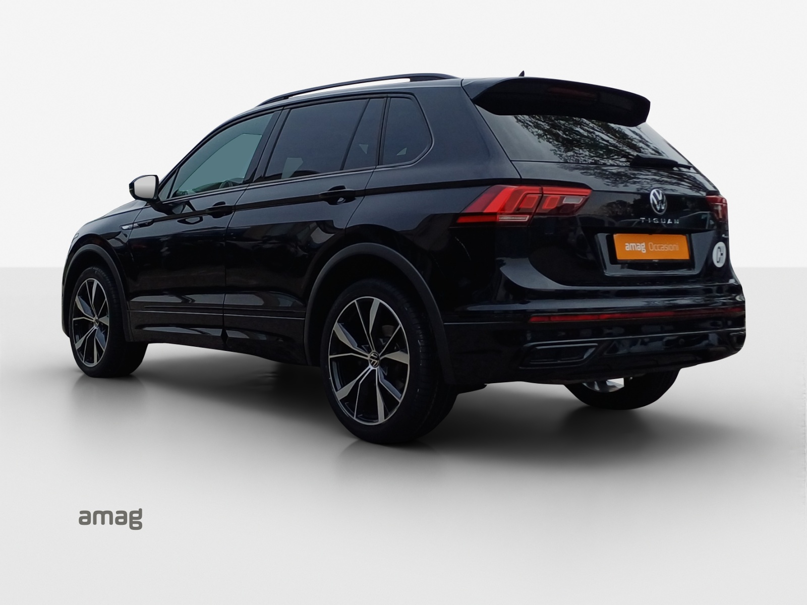 VW Tiguan 2.0TSI R-Line 4Motion DSG-showroom-element-2