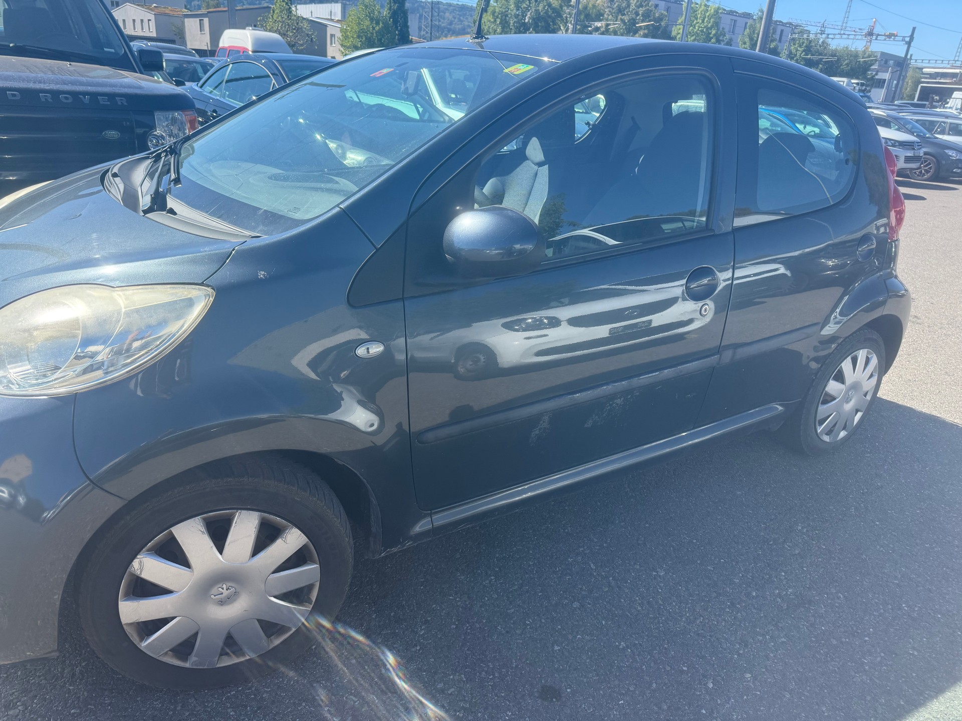 PEUGEOT 107 1.0 Black&Silver Edition-image-4