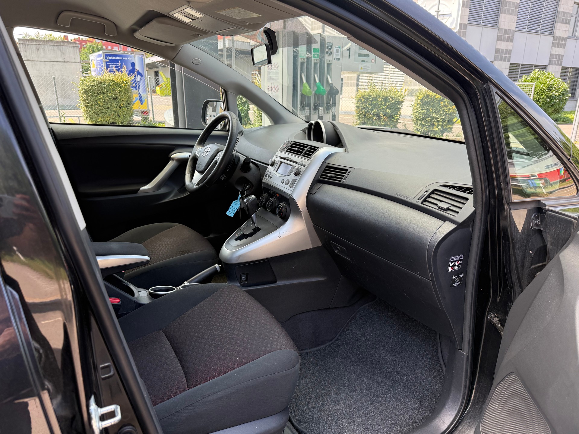 TOYOTA Verso 1.8 Linea Luna Multidrive / Frisch ab MFK / Servicegepflegt bei TOYOTA / 7 Plätzer / 8-fach bereift / Tempomat / Klima-image-7