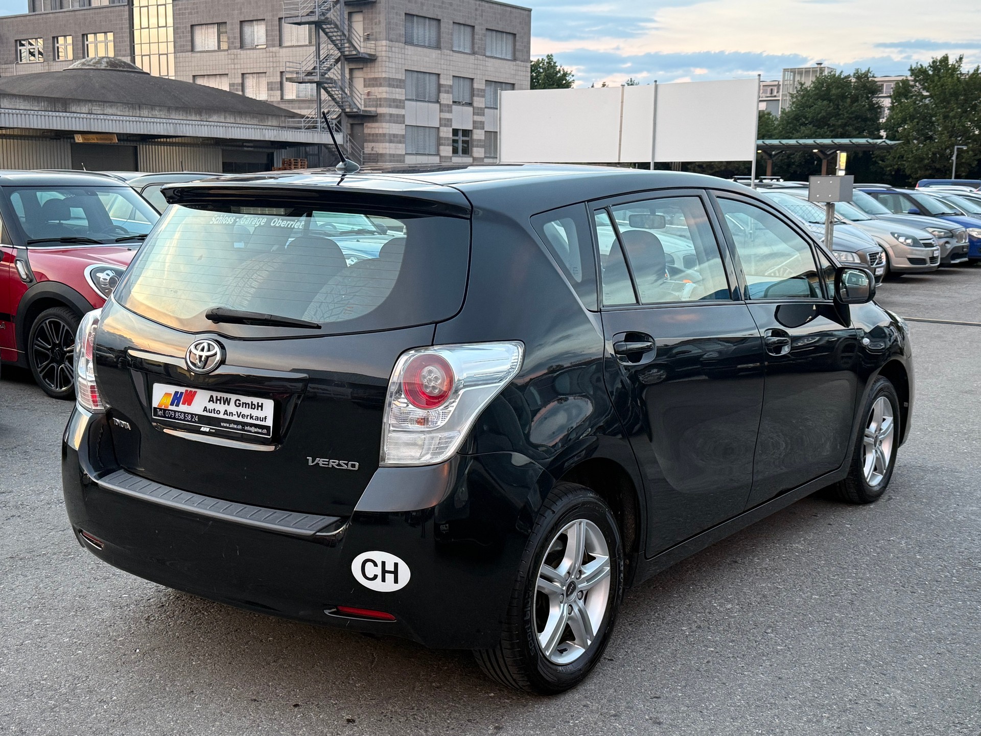 TOYOTA Verso 1.8 Linea Luna Multidrive / Frisch ab MFK / Servicegepflegt bei TOYOTA / 7 Plätzer / 8-fach bereift / Tempomat / Klima-image-3
