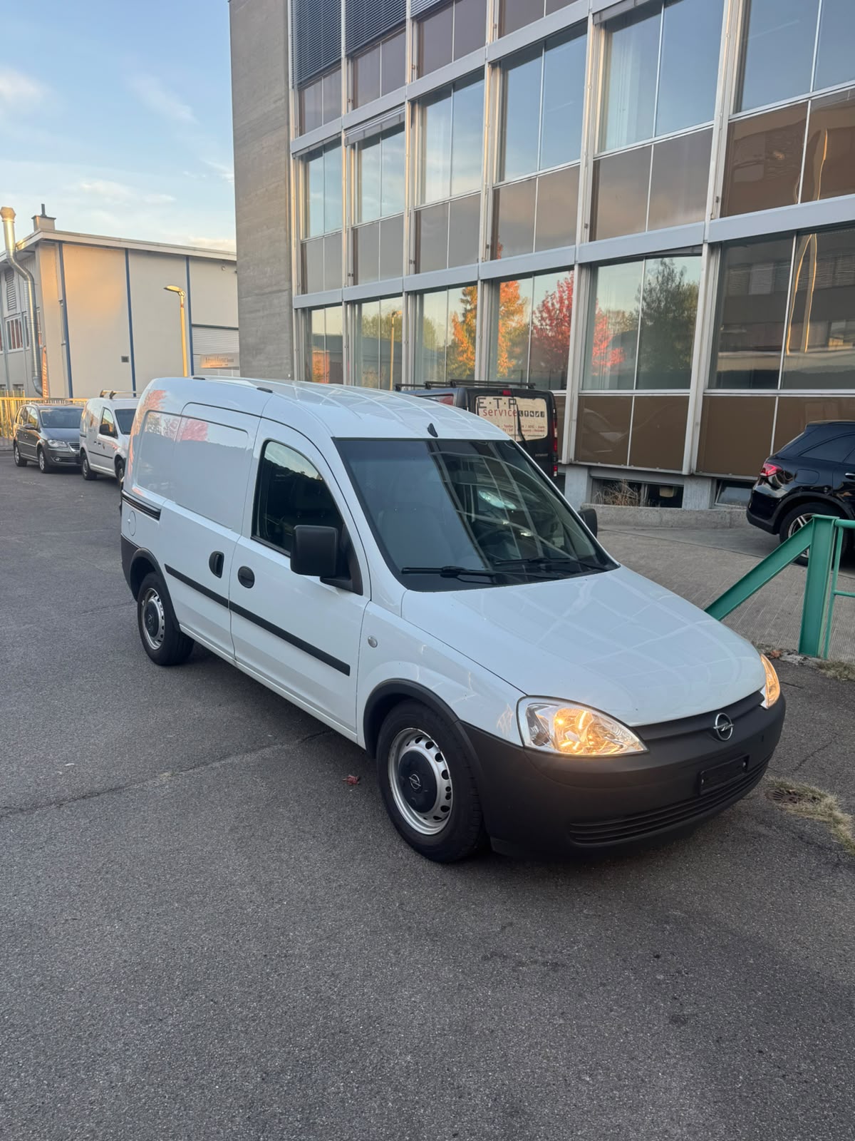 OPEL Combo Van 1.3 CDTI !!! Automat!!! Wie Neu Auto-image-4