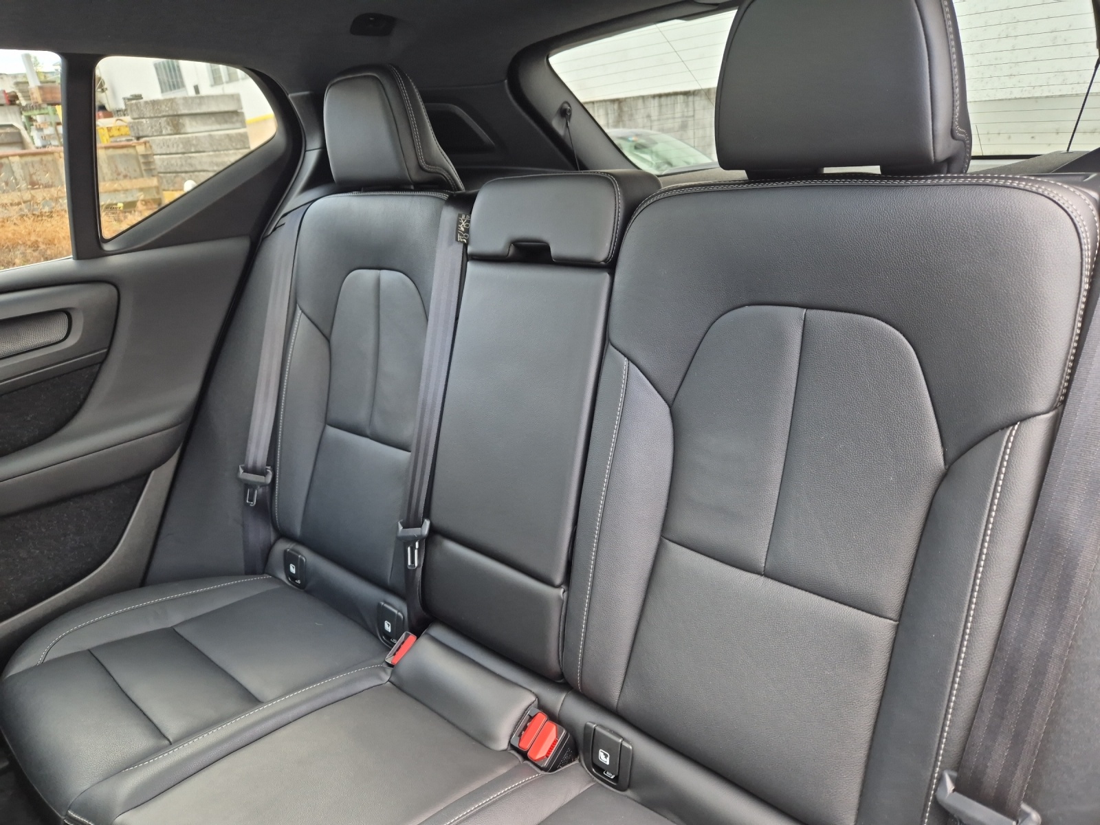 VOLVO XC40 2.0 T5 Inscription AWD-image-15