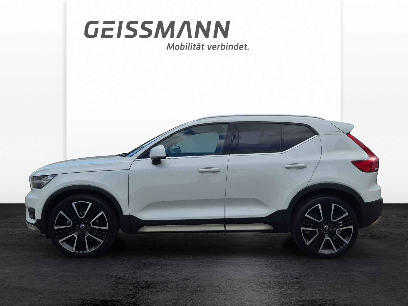 VOLVO XC40 2.0 T5 Inscription AWD-showroom-element-3