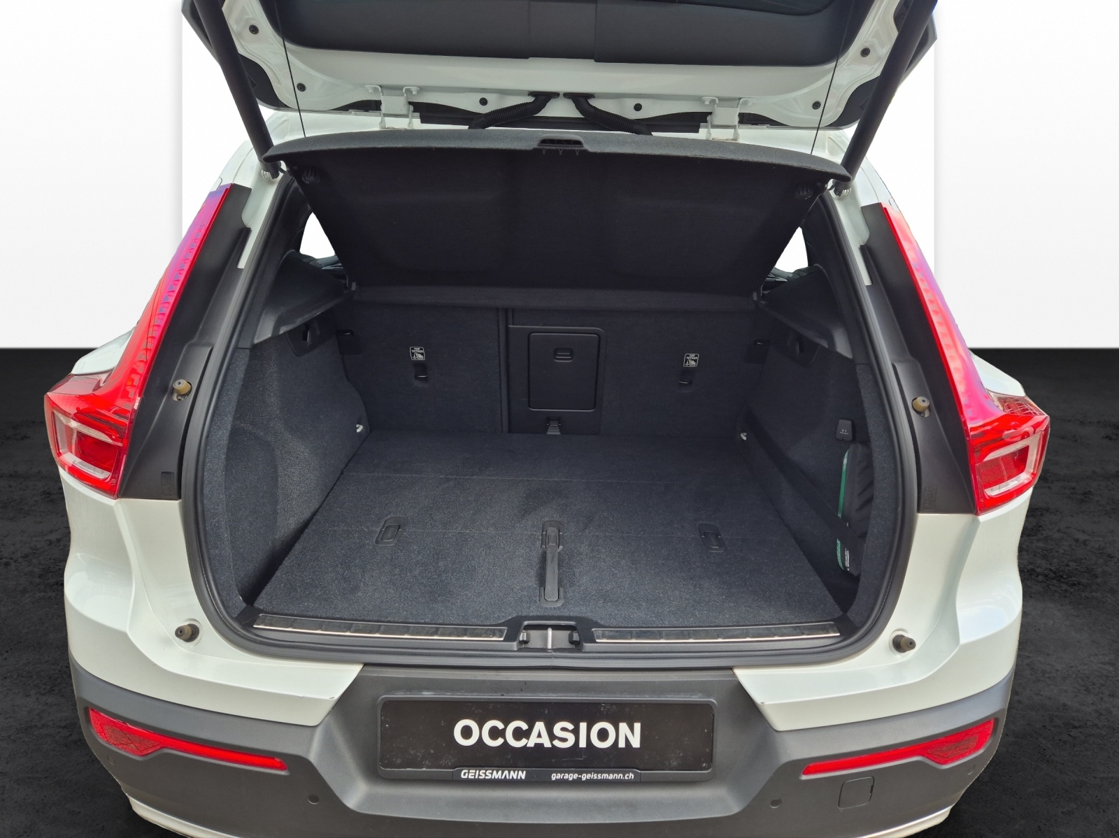 VOLVO XC40 2.0 T5 Inscription AWD-image-18