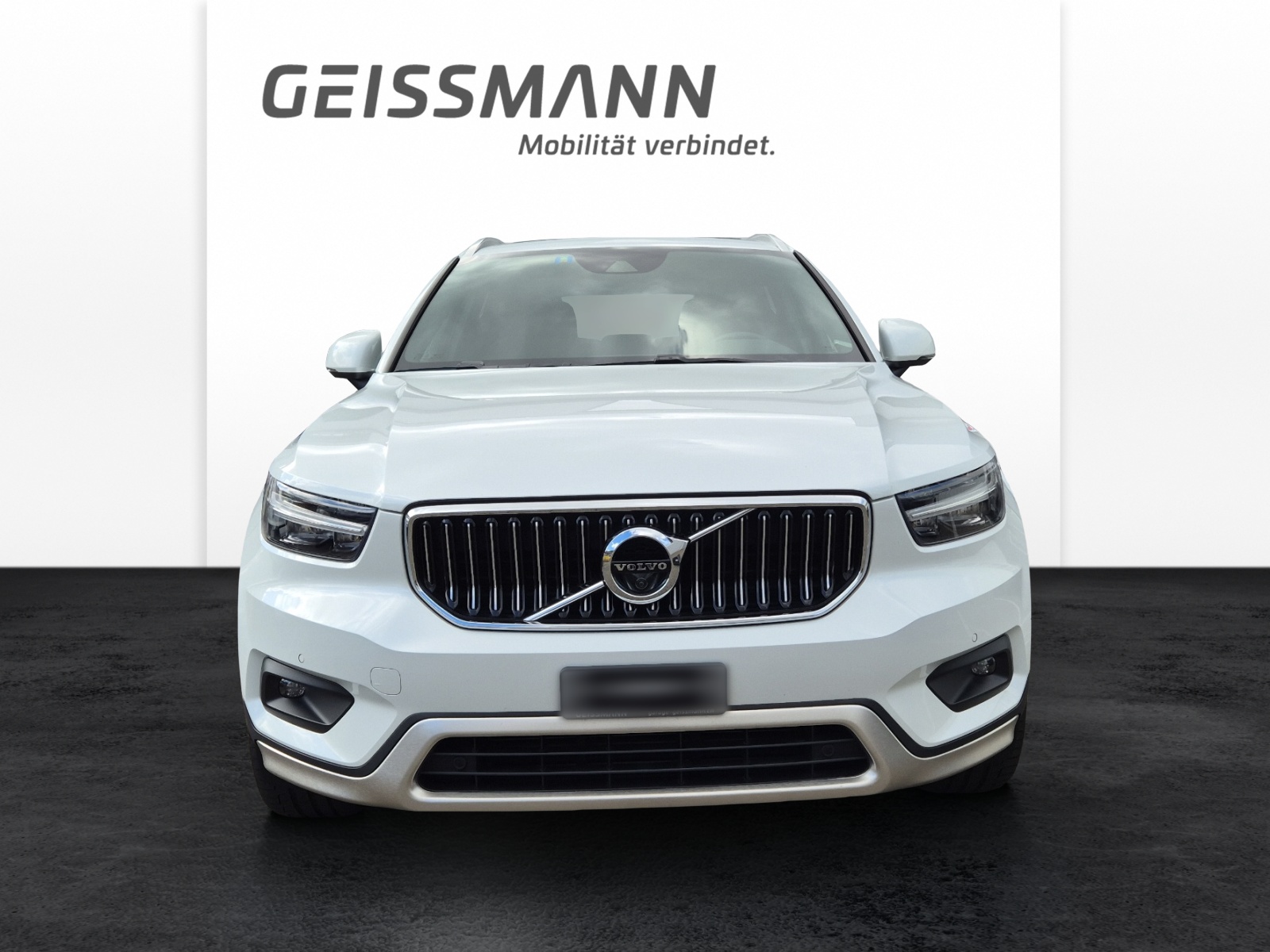 VOLVO XC40 2.0 T5 Inscription AWD-image-4