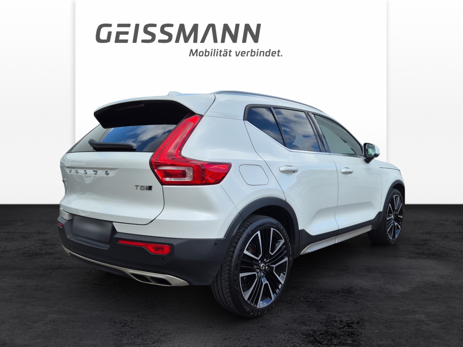VOLVO XC40 2.0 T5 Inscription AWD-image-6