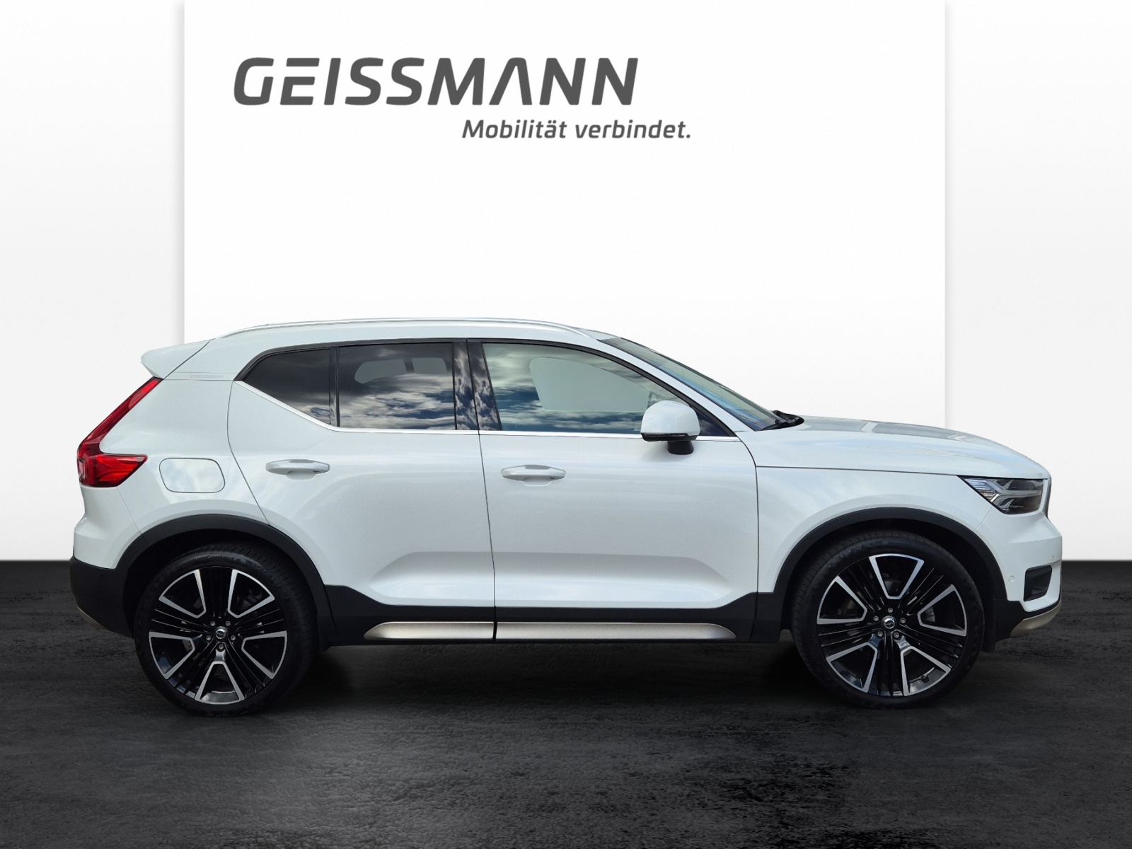 VOLVO XC40 2.0 T5 Inscription AWD-showroom-element-2
