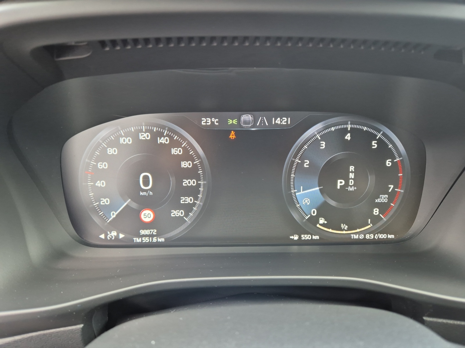 VOLVO XC40 2.0 T5 Inscription AWD-image-12