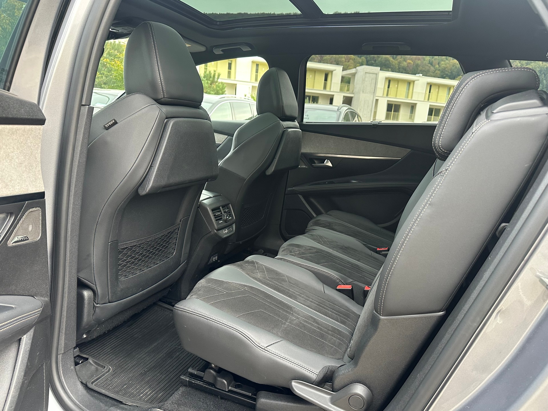 PEUGEOT 5008 1.5 BlueHDi GT EAT8-image-16