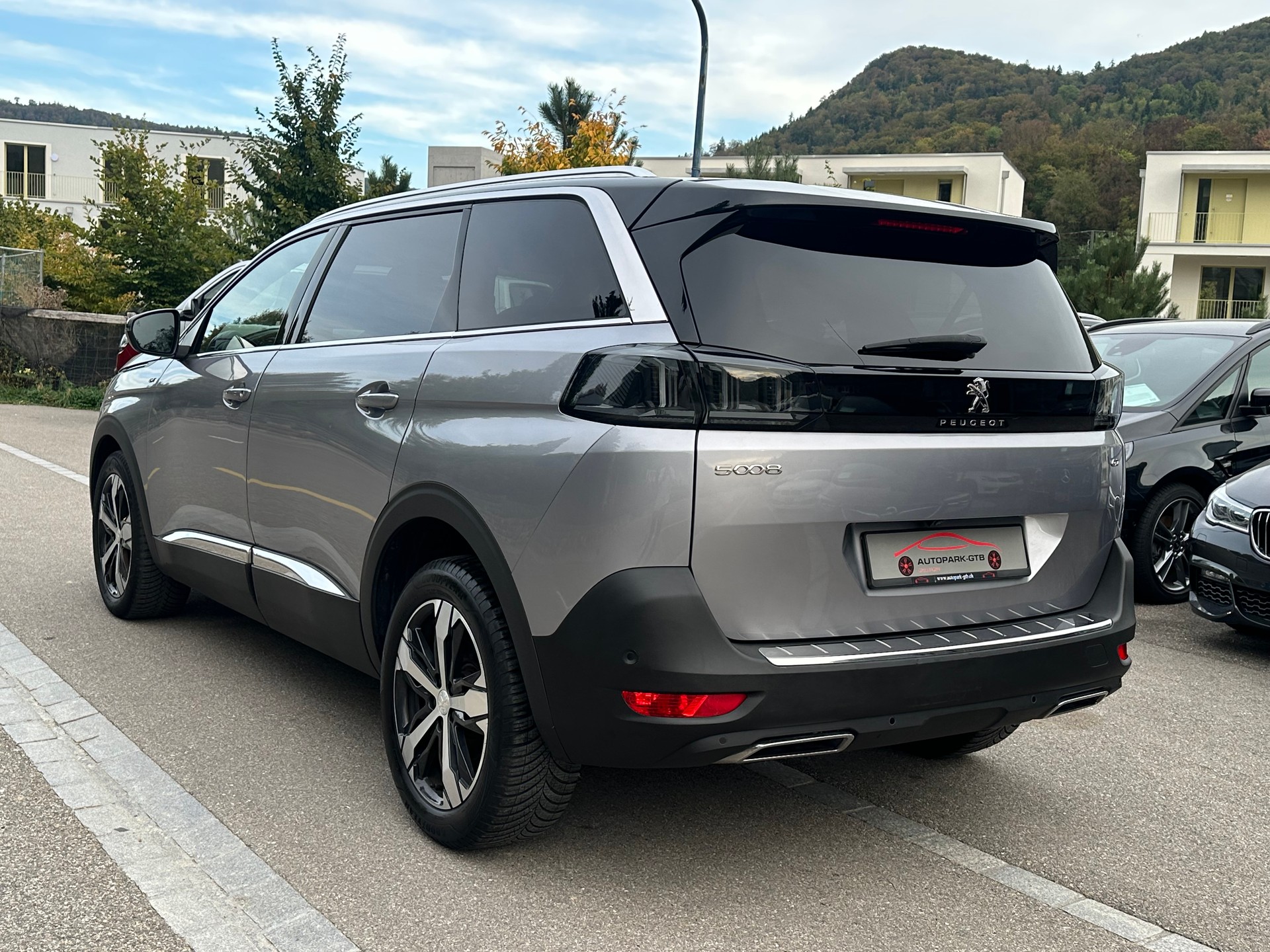 PEUGEOT 5008 1.5 BlueHDi GT EAT8-image-5