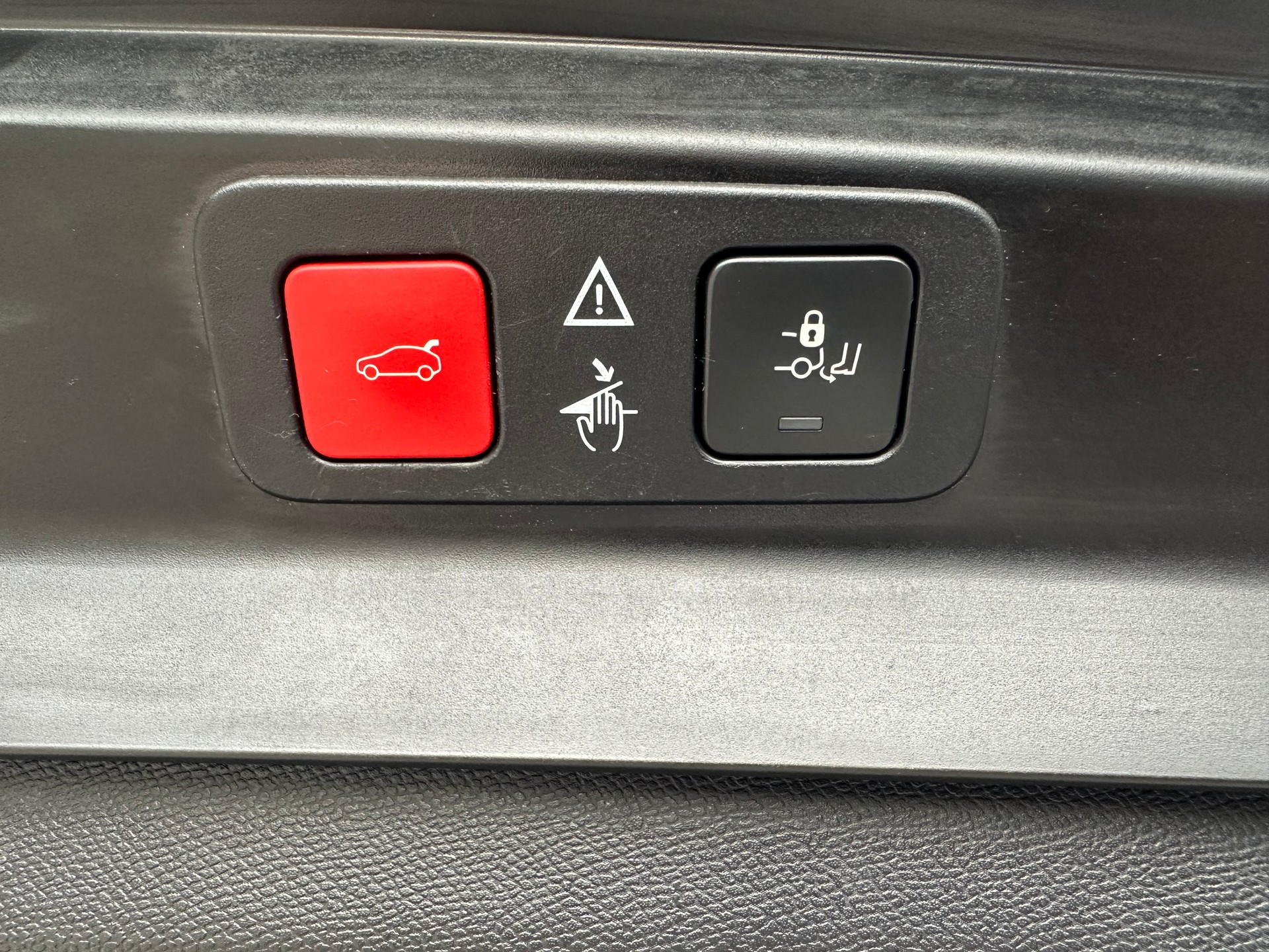 PEUGEOT 5008 1.5 BlueHDi GT EAT8-image-21