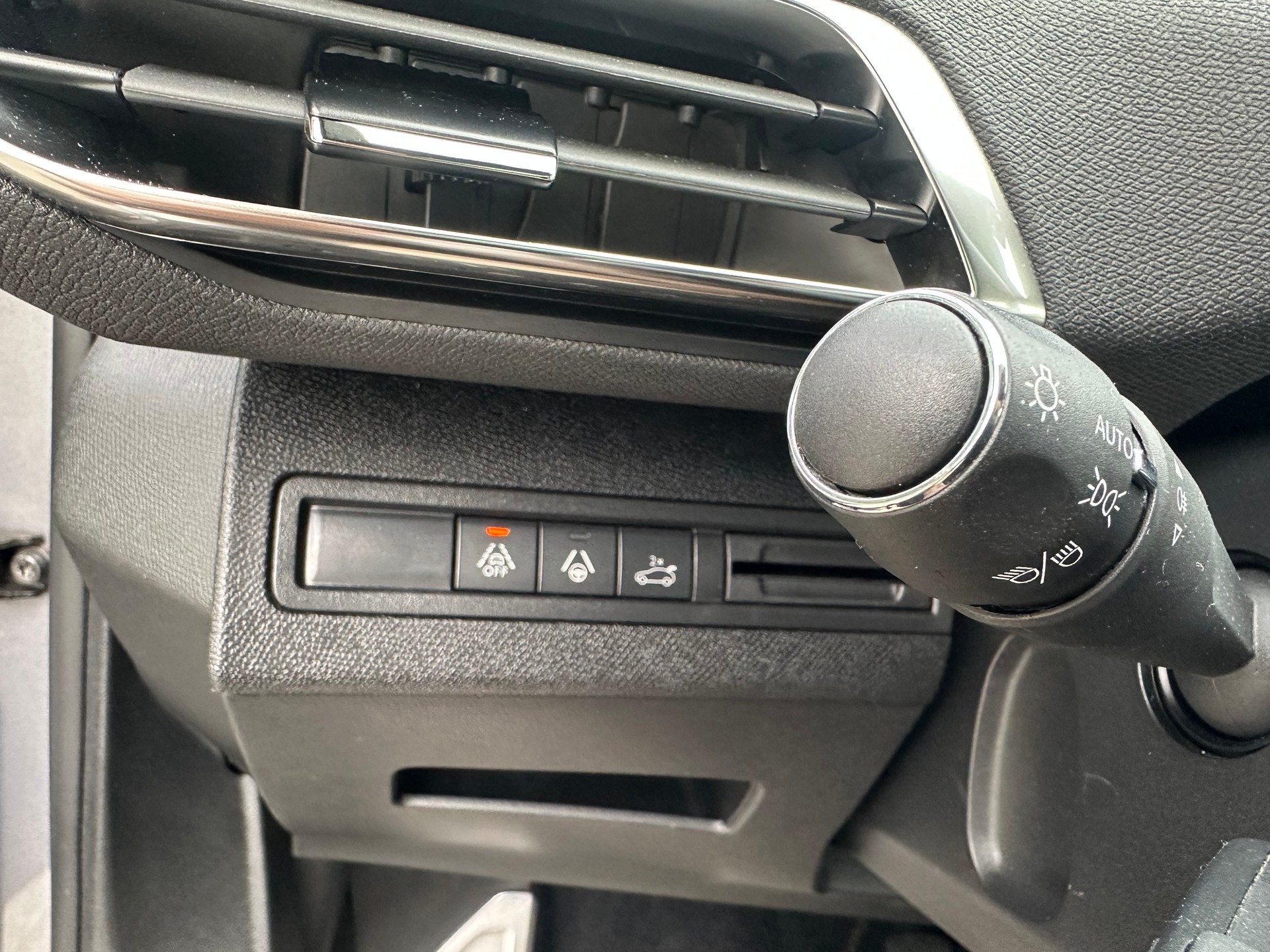 PEUGEOT 5008 1.5 BlueHDi GT EAT8-image-22