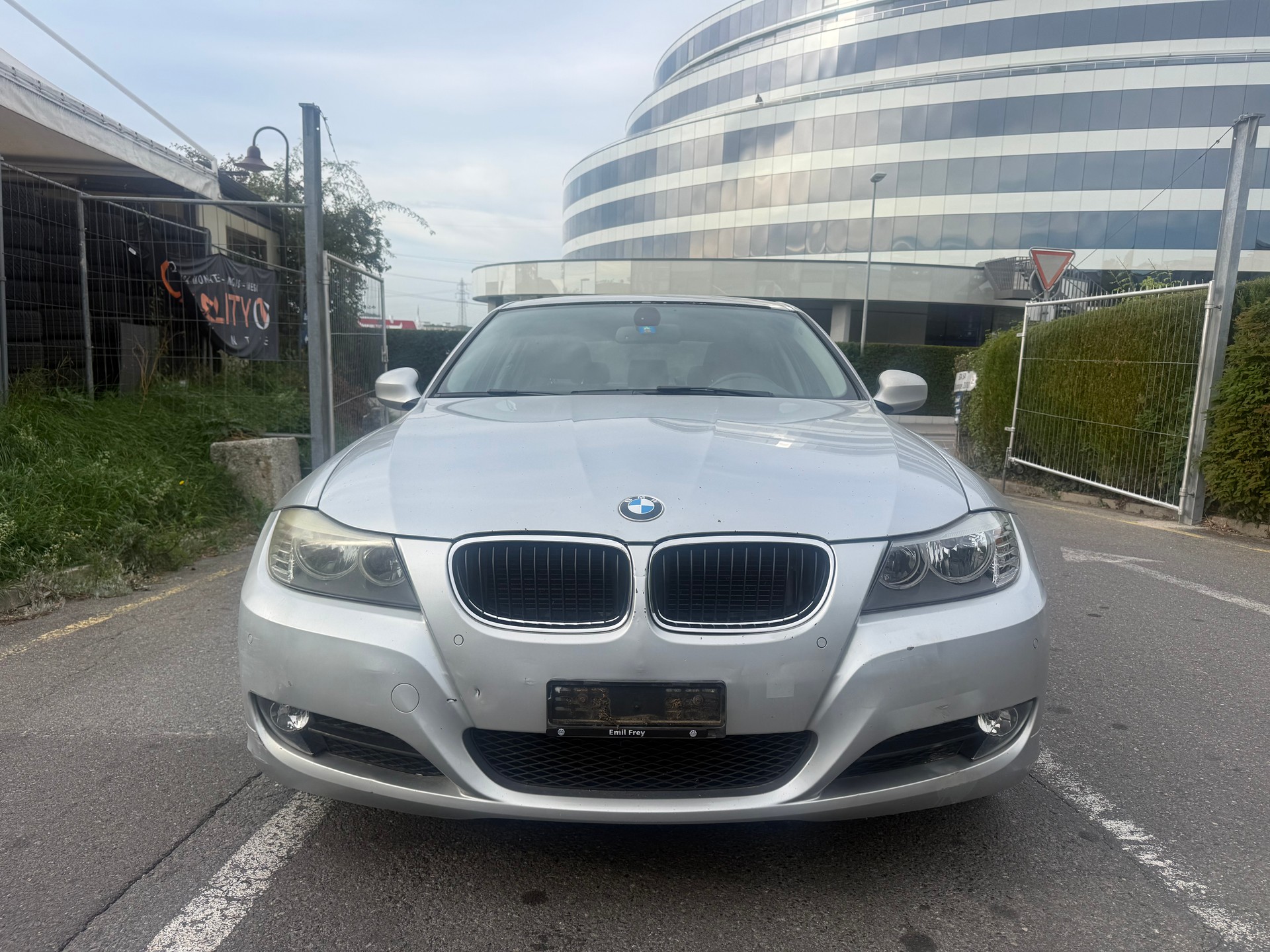 BMW 316i-image-1